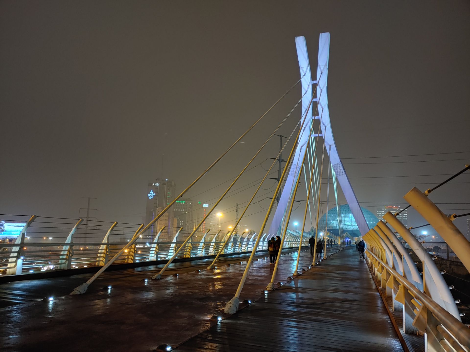 نمونه‌عکس‌های ال‌جی جی ۸ اس در طول شب