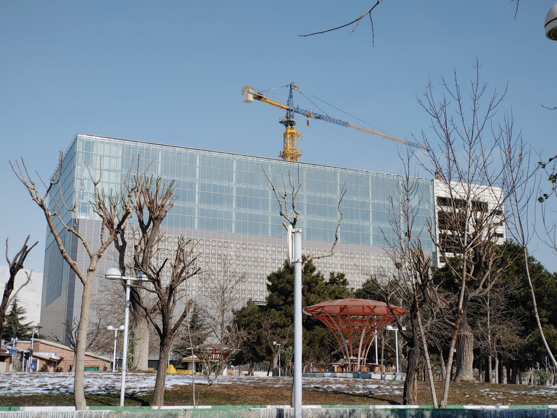 نمونه‌عکس‌های ال‌جی جی ۸ اس در طول روز