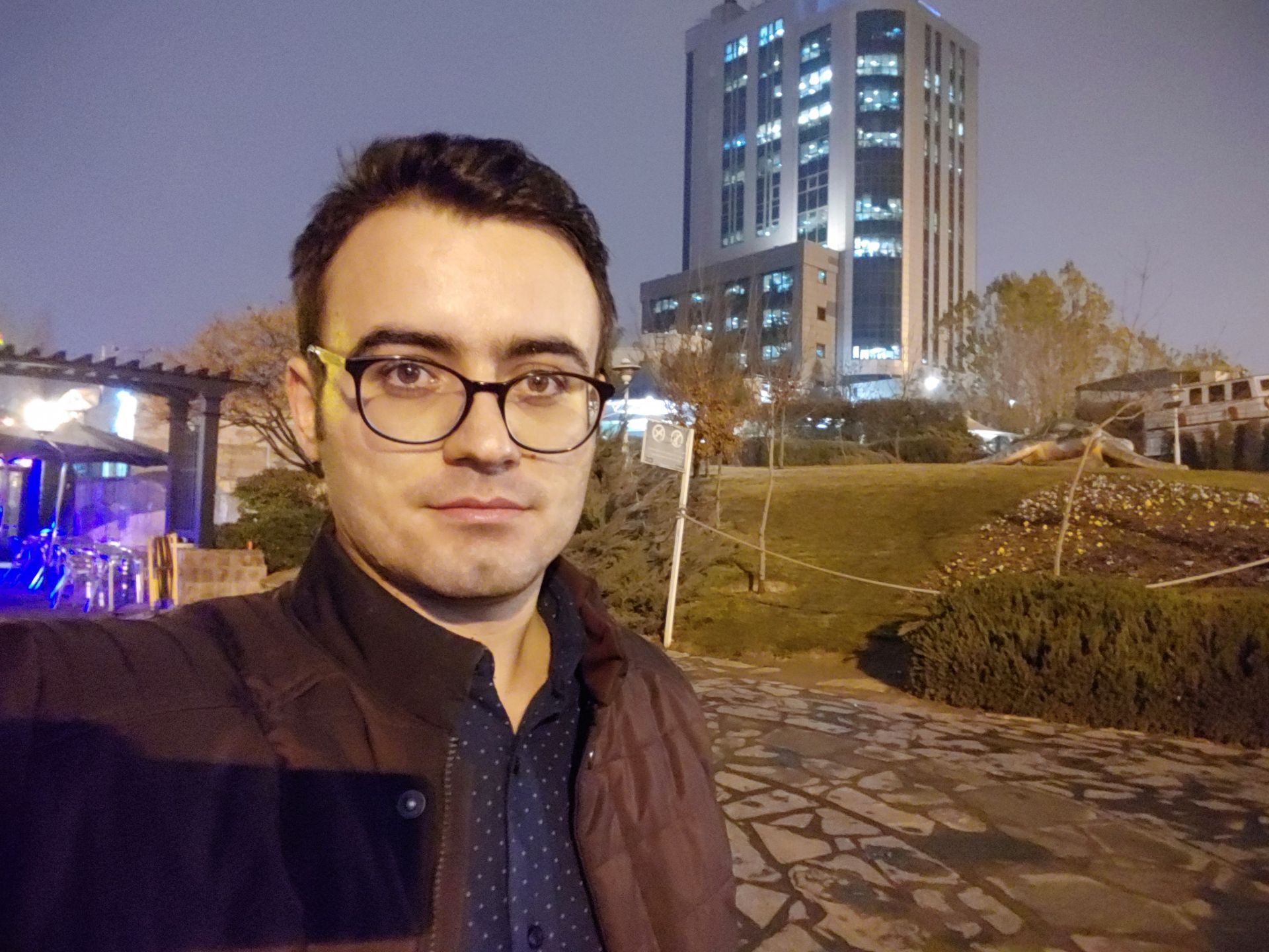 نمونه‌عکس‌های ال‌جی جی ۸ اس در طول شب