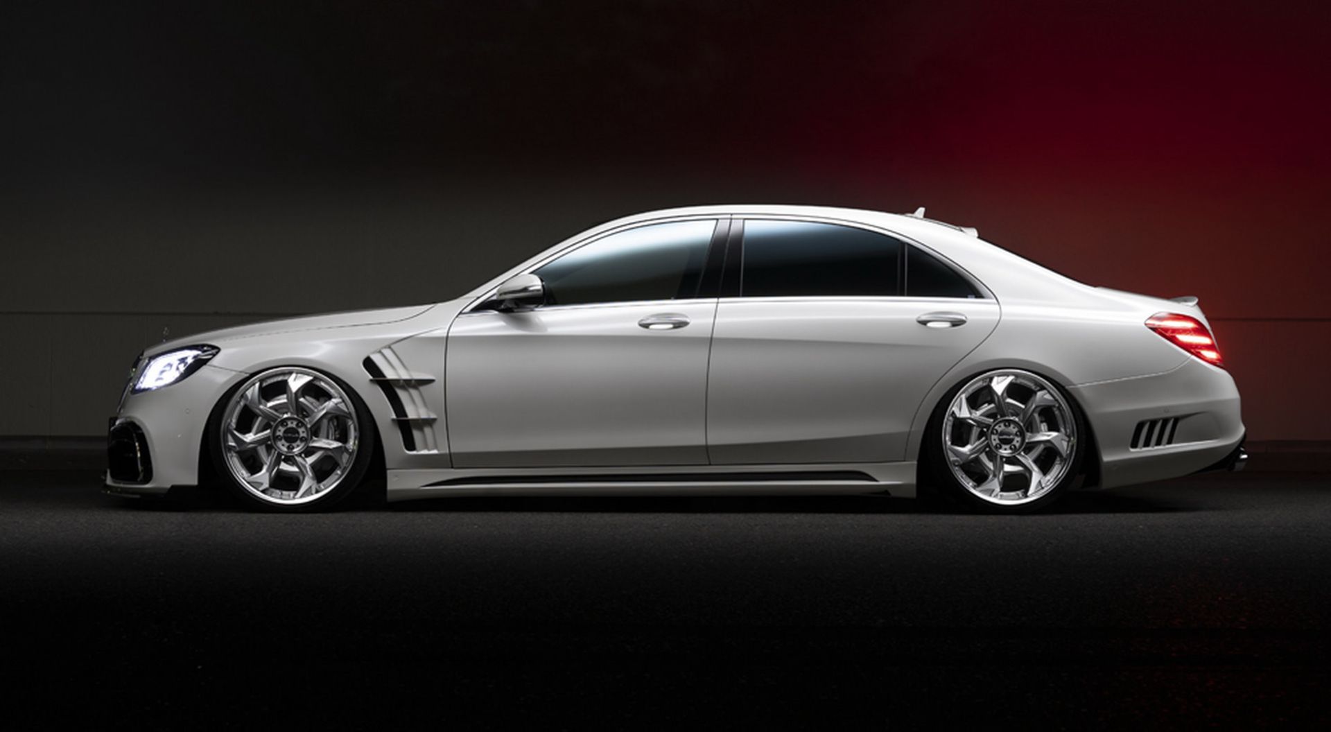 Mercedes Benz S-Class Wald Black Bison