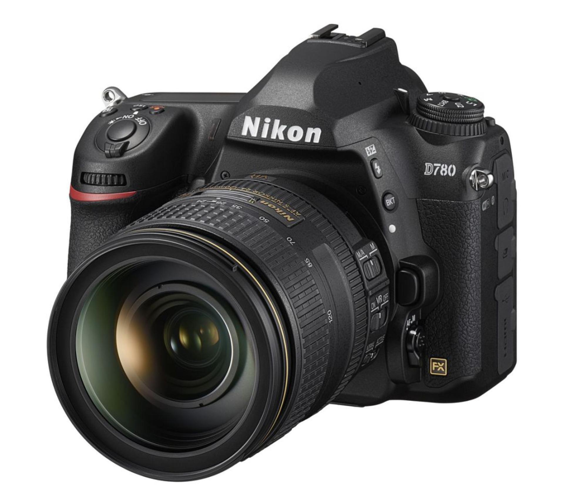 دوربین نیکون D780