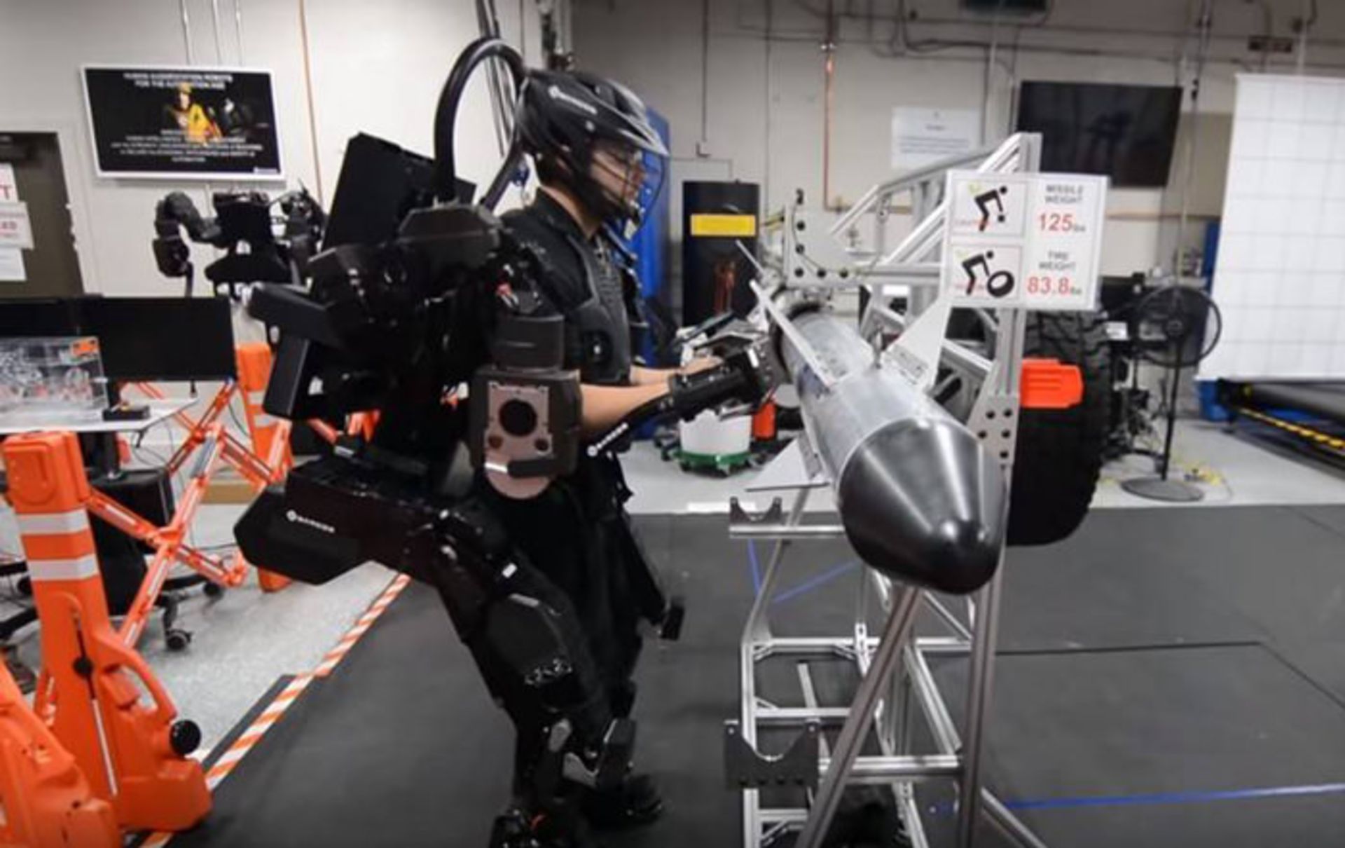 ربات افزایش قدرت بدنی انسان