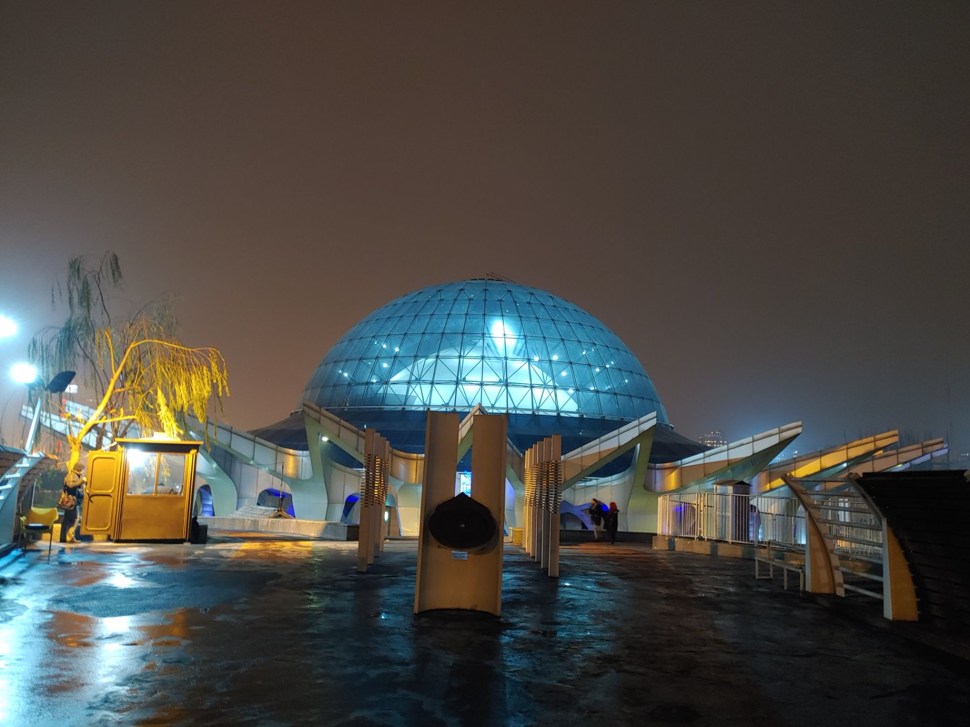 نمونه‌عکس‌های ال‌جی جی ۸ اس در طول شب