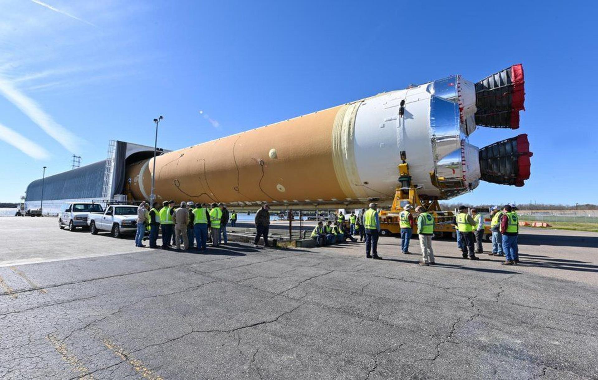 Space Launch System / اسپیس لانچ سیستم