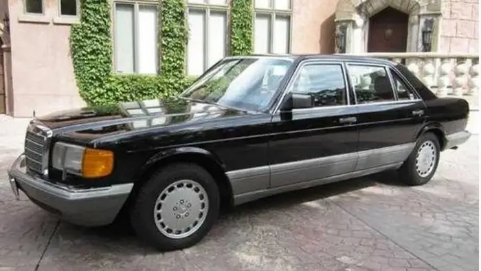 Mercedes-Benz 420SEL 