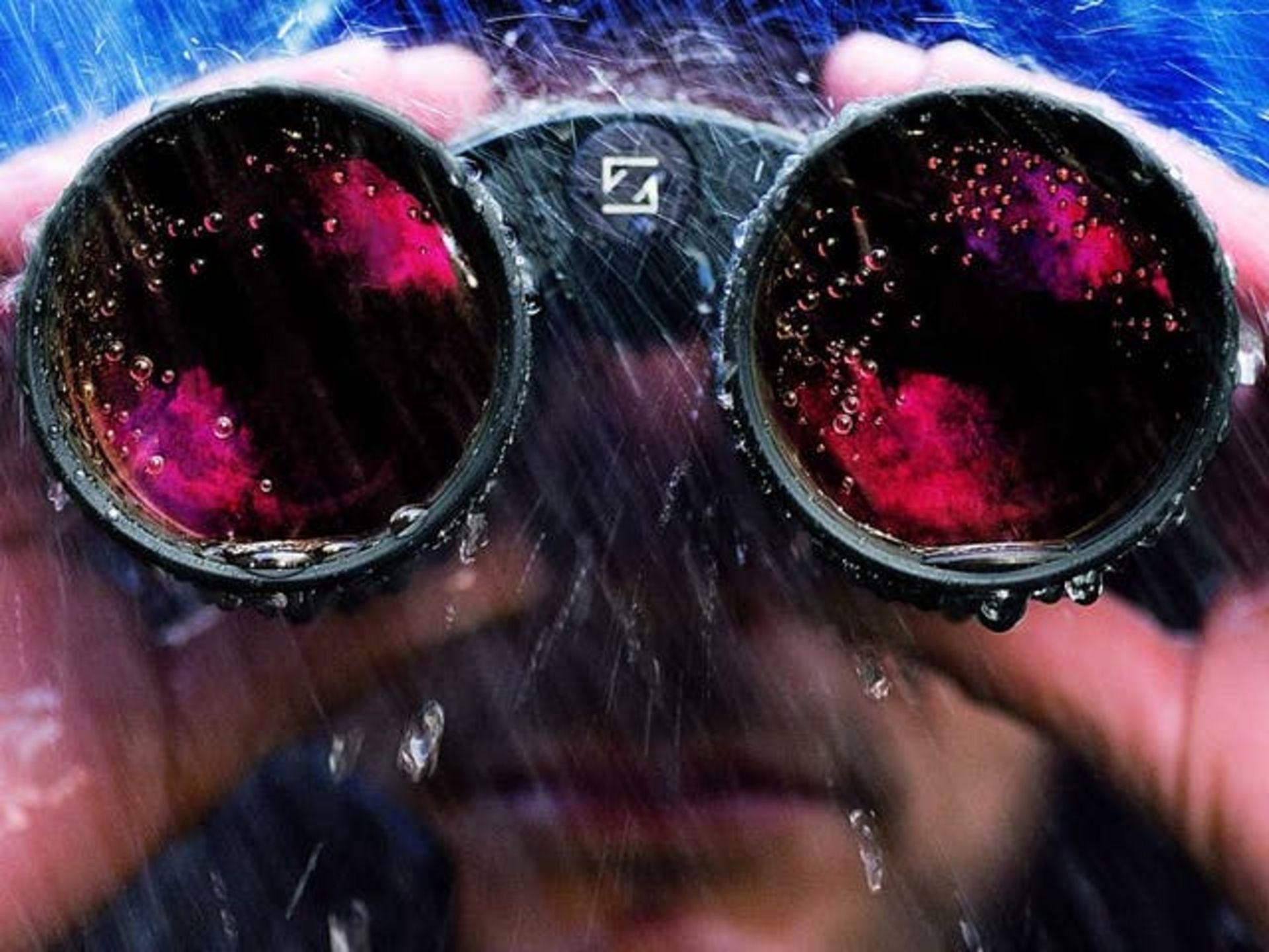 دوربین دوچشمی کارل زایس / Carl Zeiss