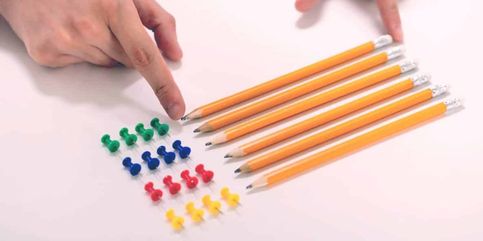 فرد مبتلا به اختلال وسواس فکری حساسیت زیادی بر روی تقارن و نظم اشیا دارد