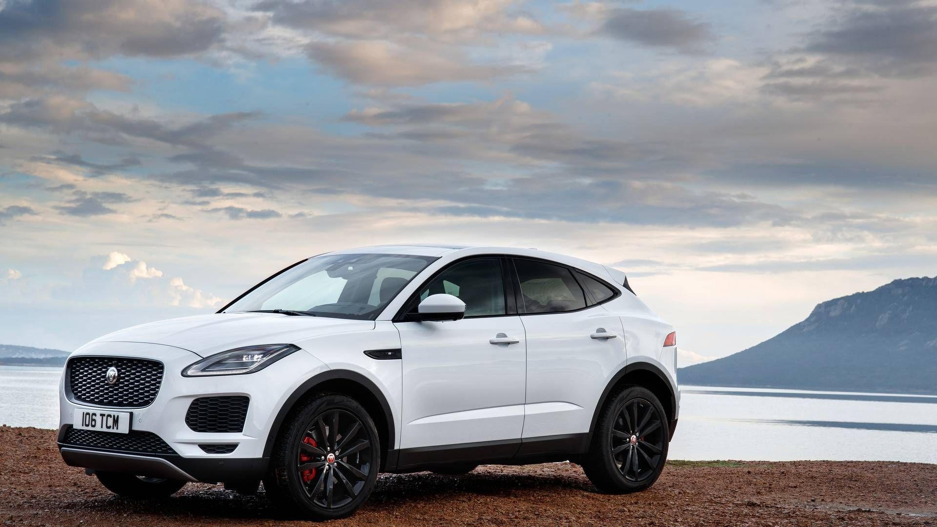 جگوار ای پیس Jaguar E pace 2018