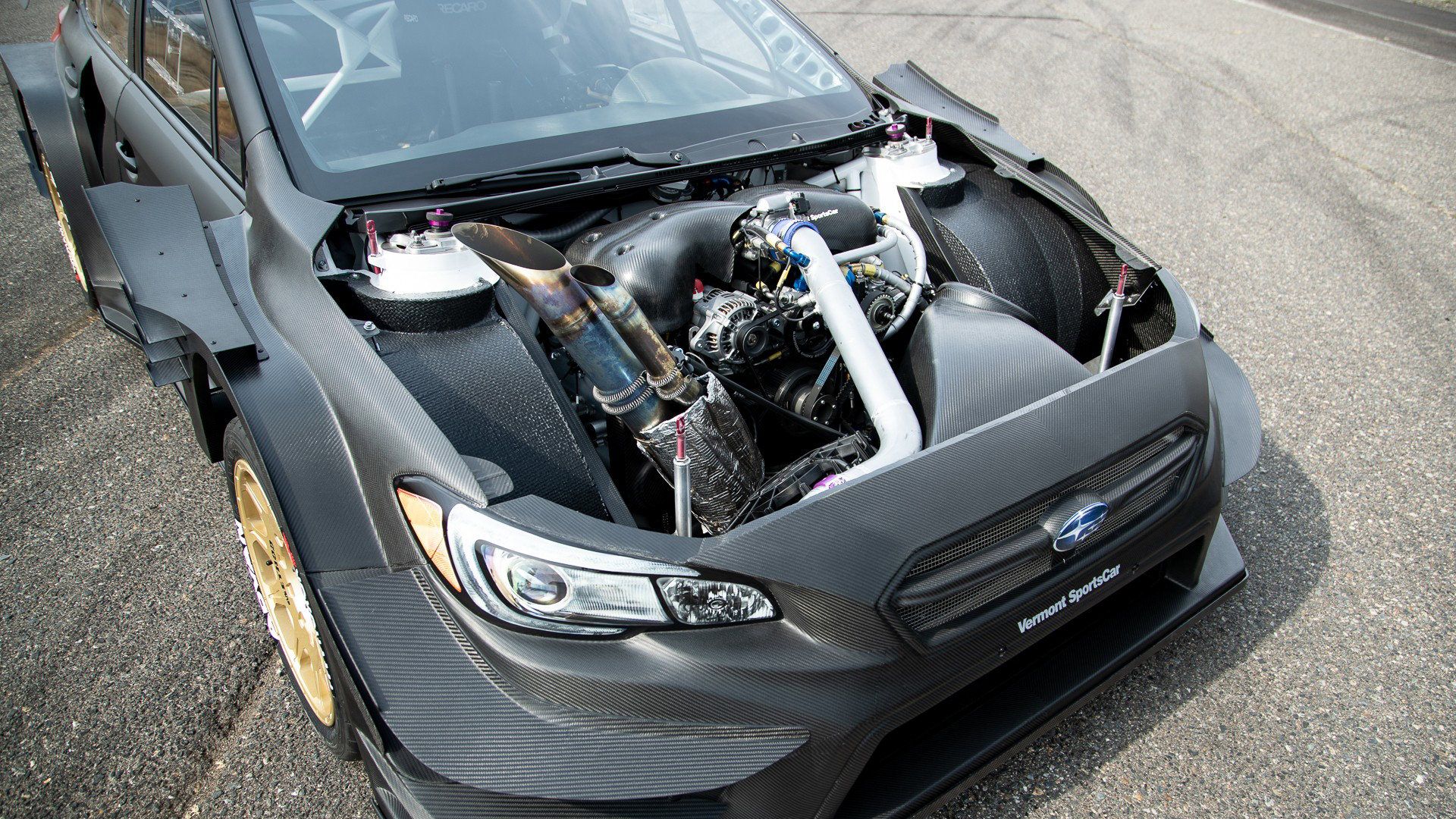 نمای کاپوت و پیشرانه سوبارو WRX STI / Subaru  سیاه رنگ