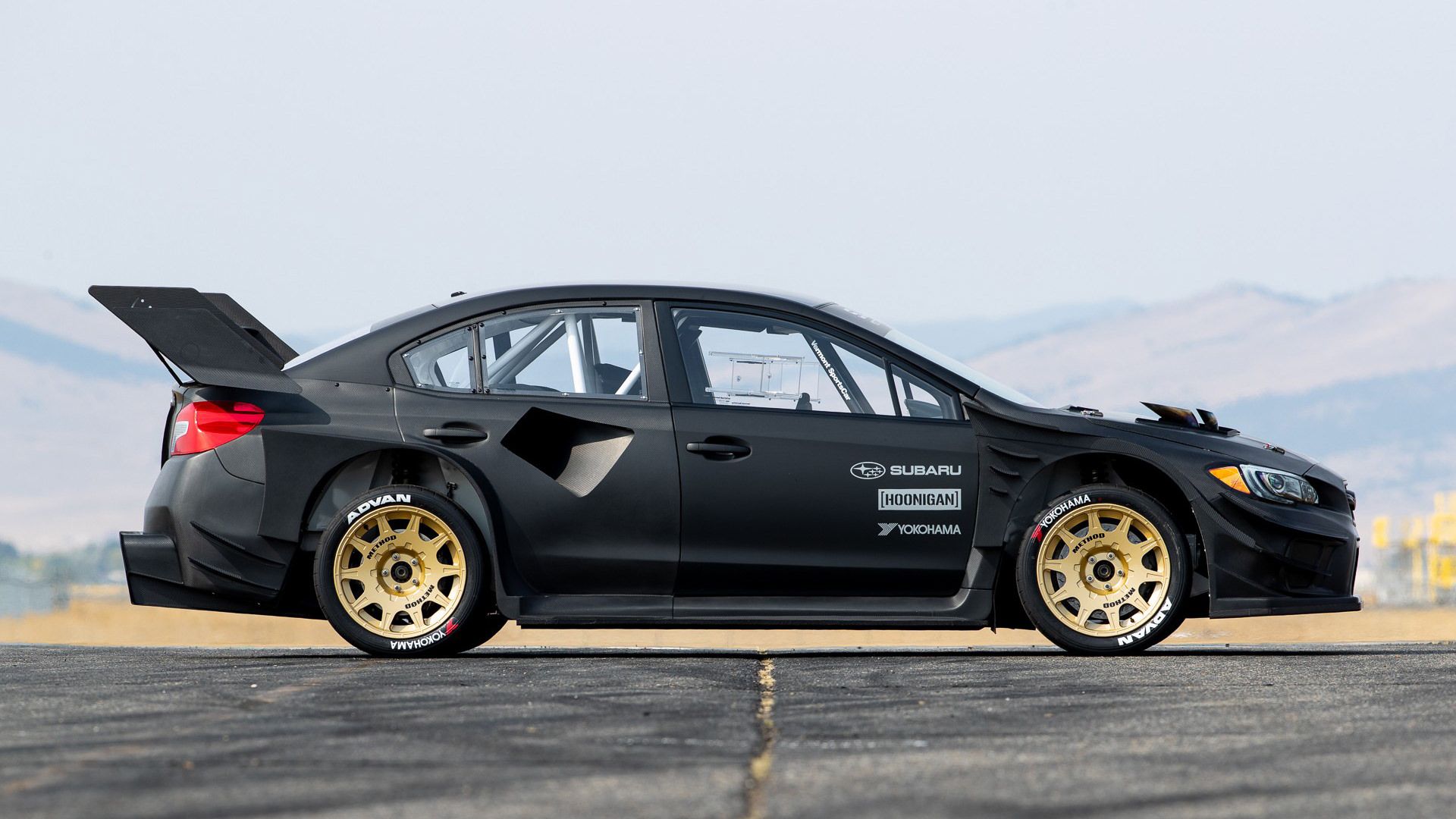 نمای جانبی سوبارو WRX STI / Subaru  سیاه رنگ