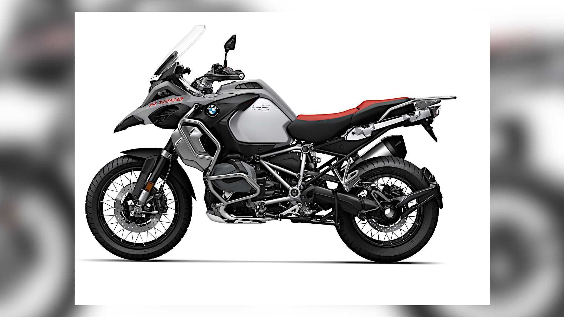 نمای جانبی موتورسیکلت بی ام و / 2021 BMW R 1250 GS با رنگ سفید و آبی و قرمز