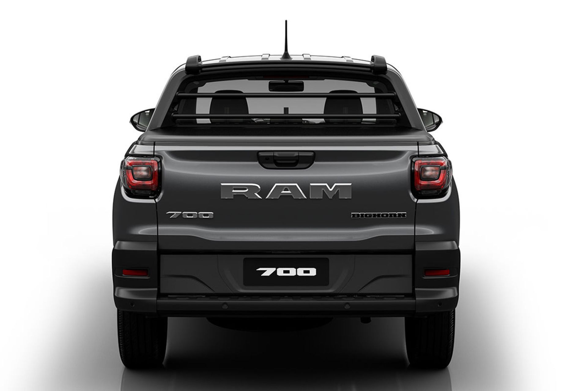 نمای عقب وانت پیکاپ رم 700 / 2021 Ram 700 pickup مبتنی بر فیات استرادا