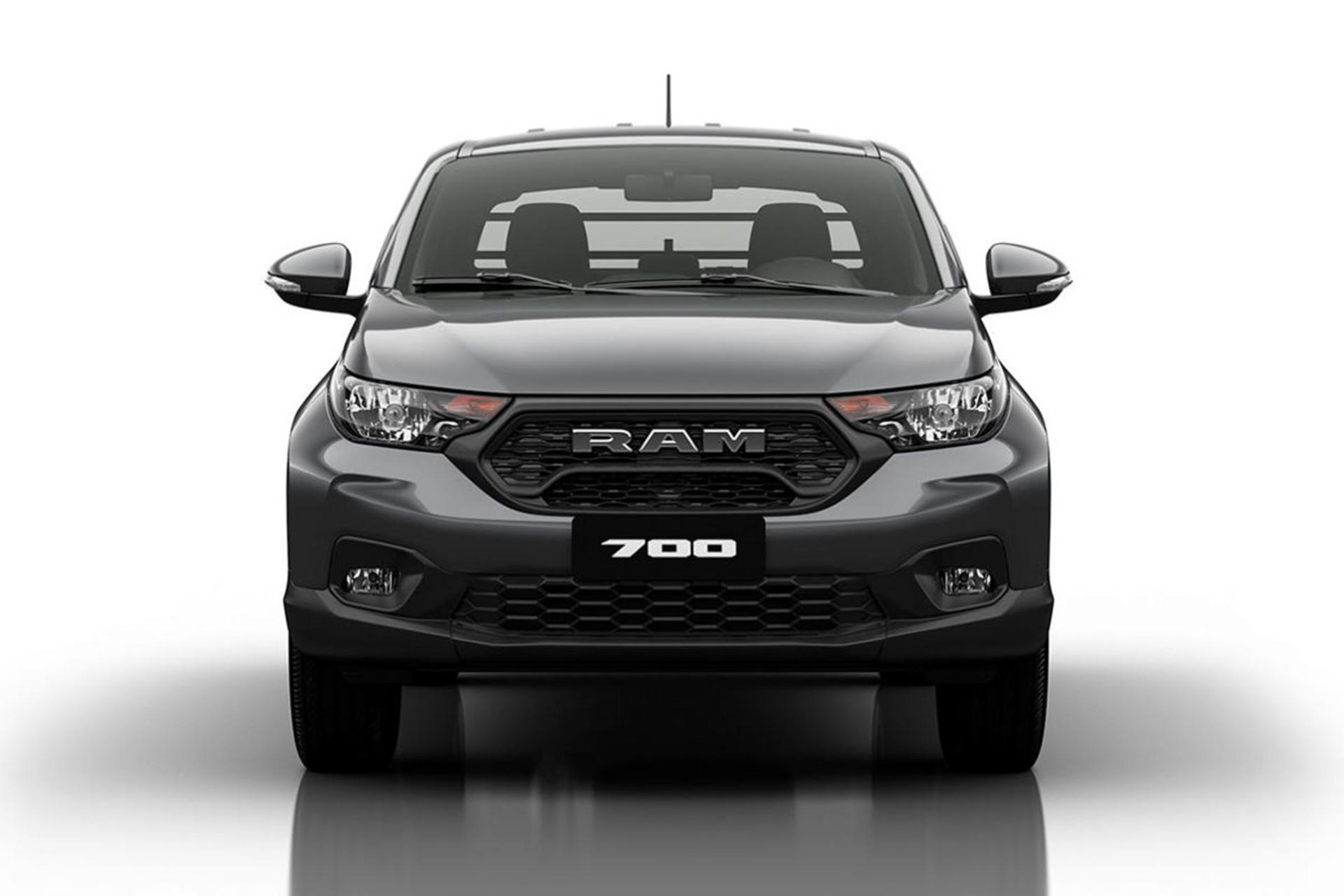 نمای جلو وانت پیکاپ رم 700 / 2021 Ram 700 pickup مبتنی بر فیات استرادا