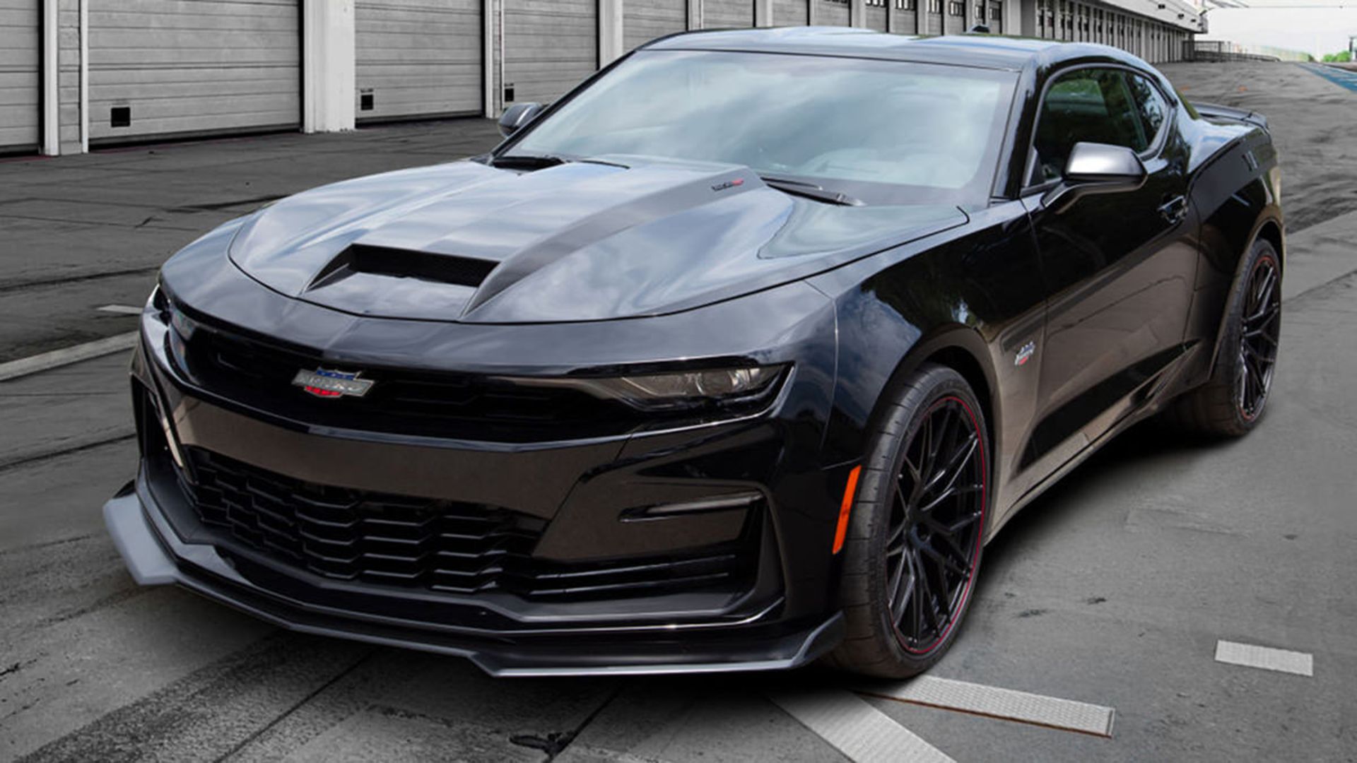 نمای سه چهارم شورولت کامارو ینکو / Yenko/SC Chevrolet Camaro سیاه رنگ