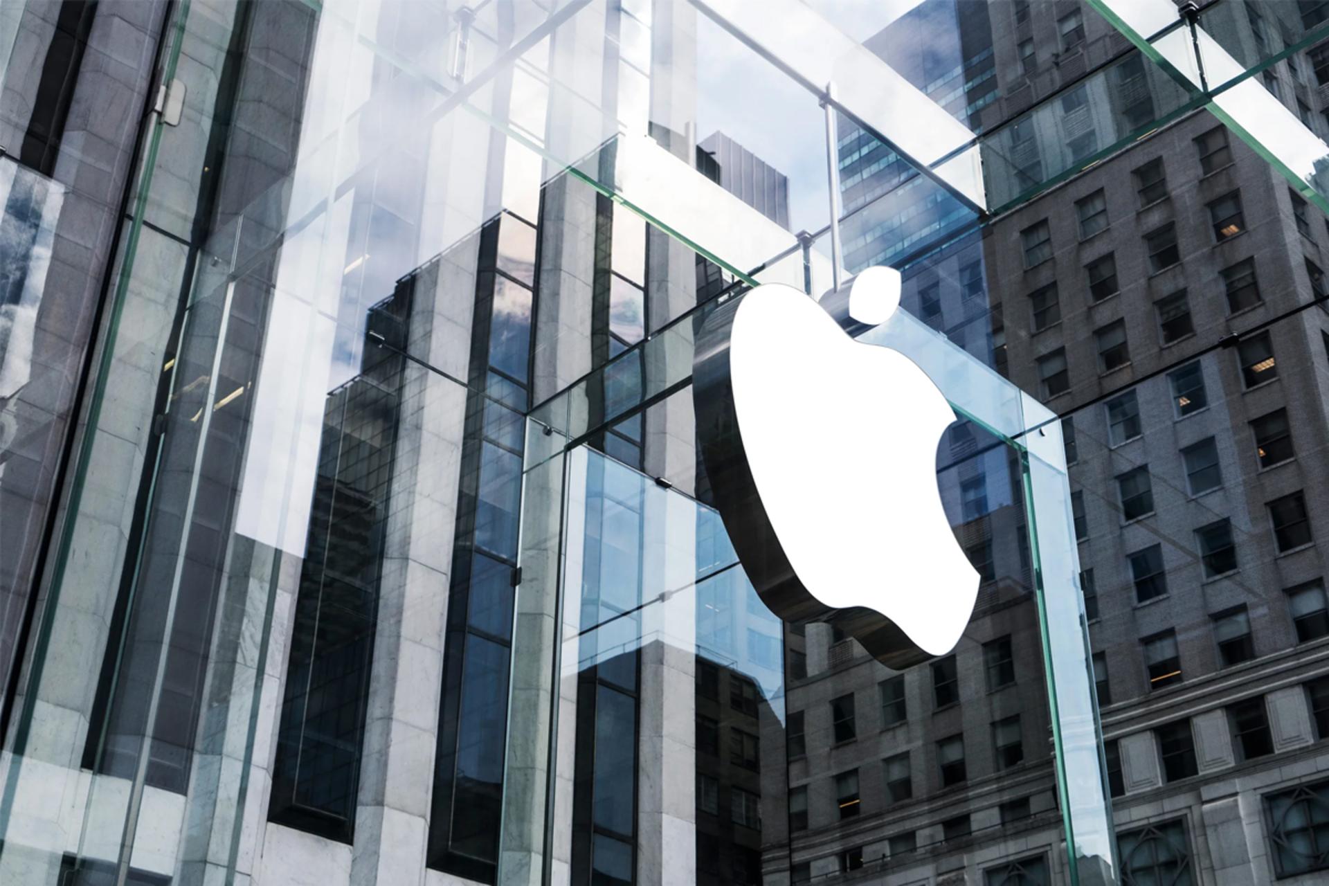 لوگو اپل / Apple در بیرون فروشگاه شیشه ای
