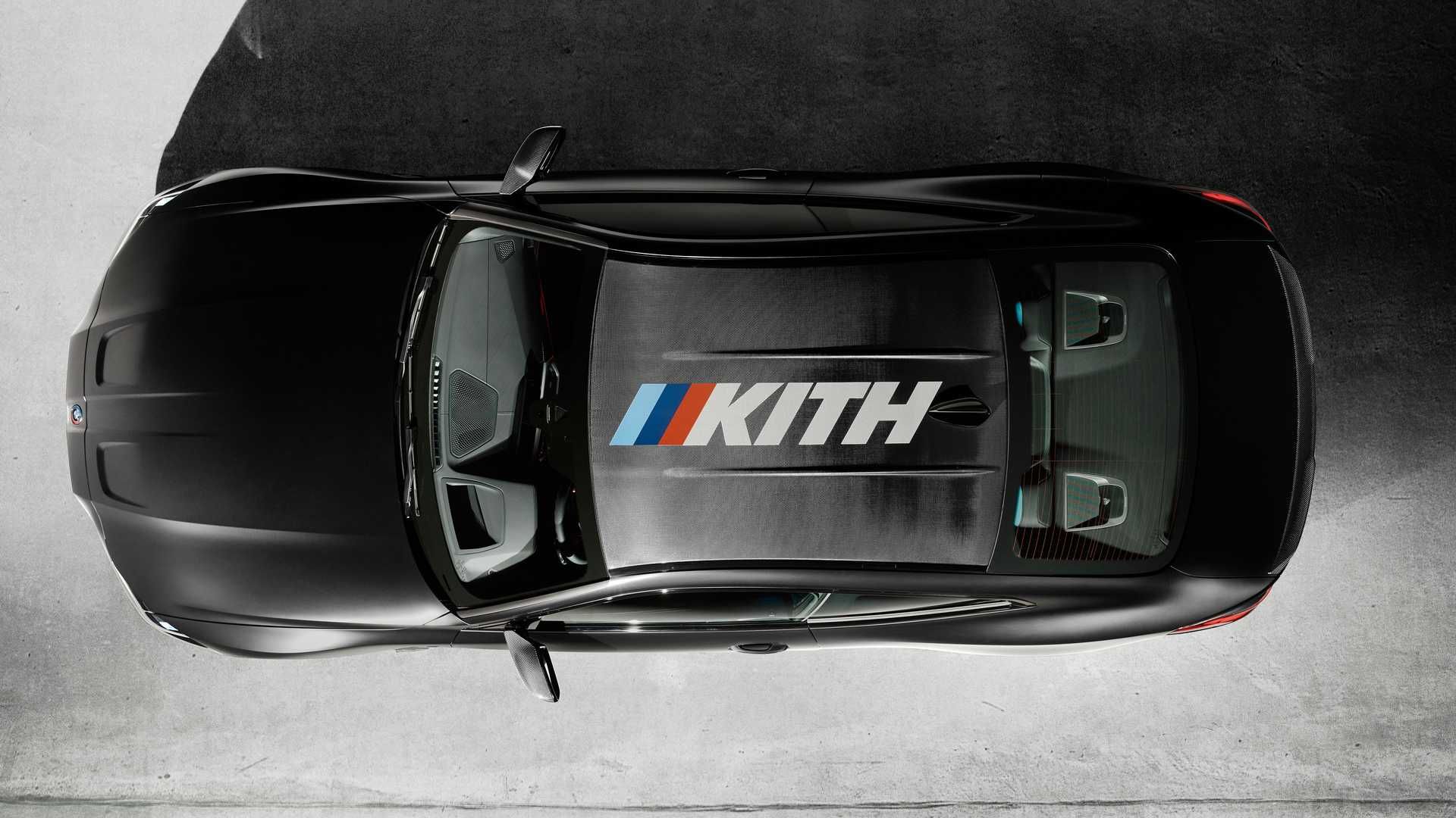 نمای بالا بی ام و ام 4 کامپتیشن / 2021 BMW M4 Competition مشکی رنگ