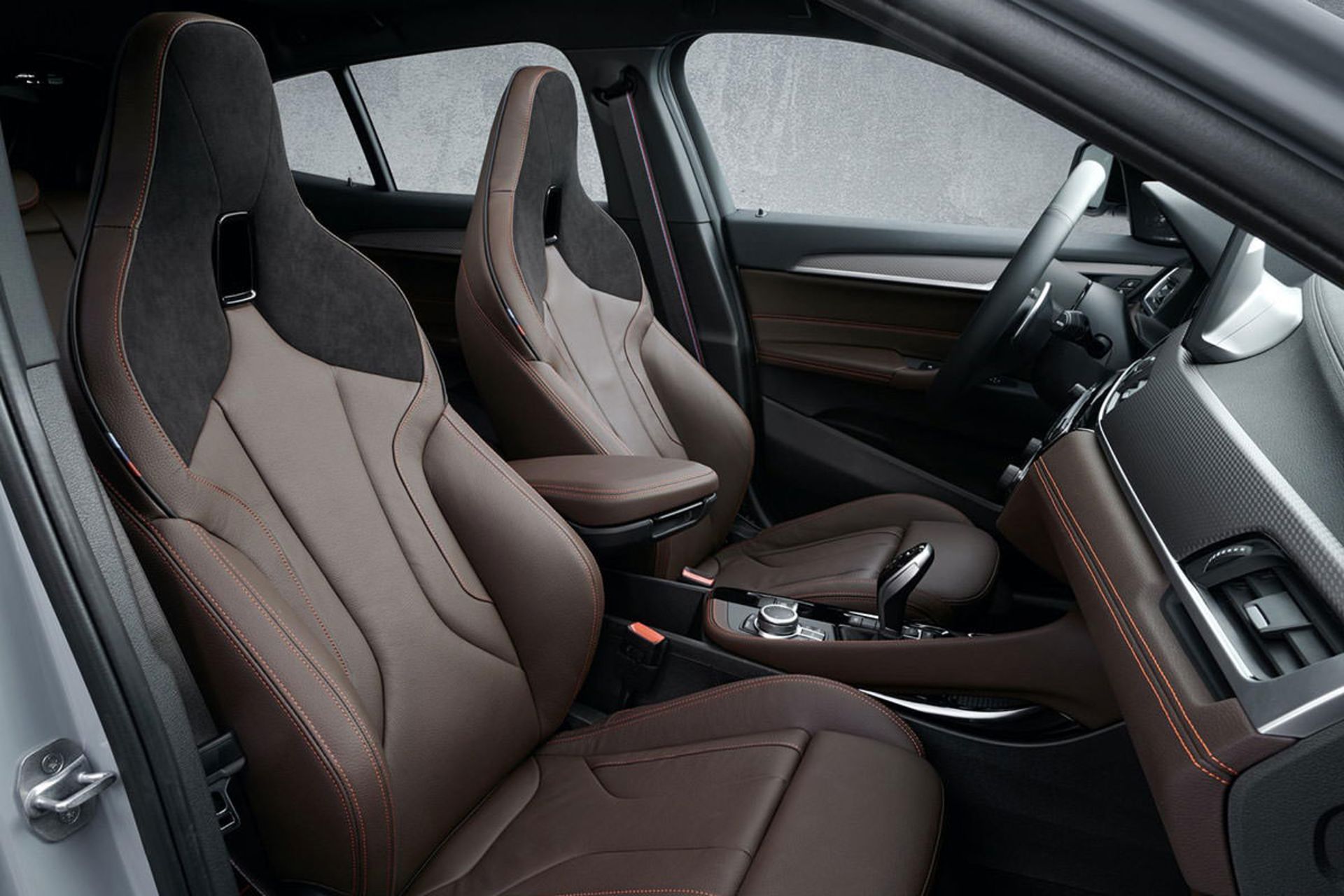نمای داخل کابین کراس اور بی ام و ایکس 2 / BMW X2 M Mesh Edition
