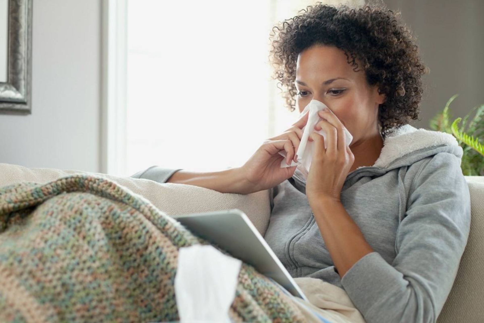 شناسایی علائم بیماری کووید و آنفلوانزا