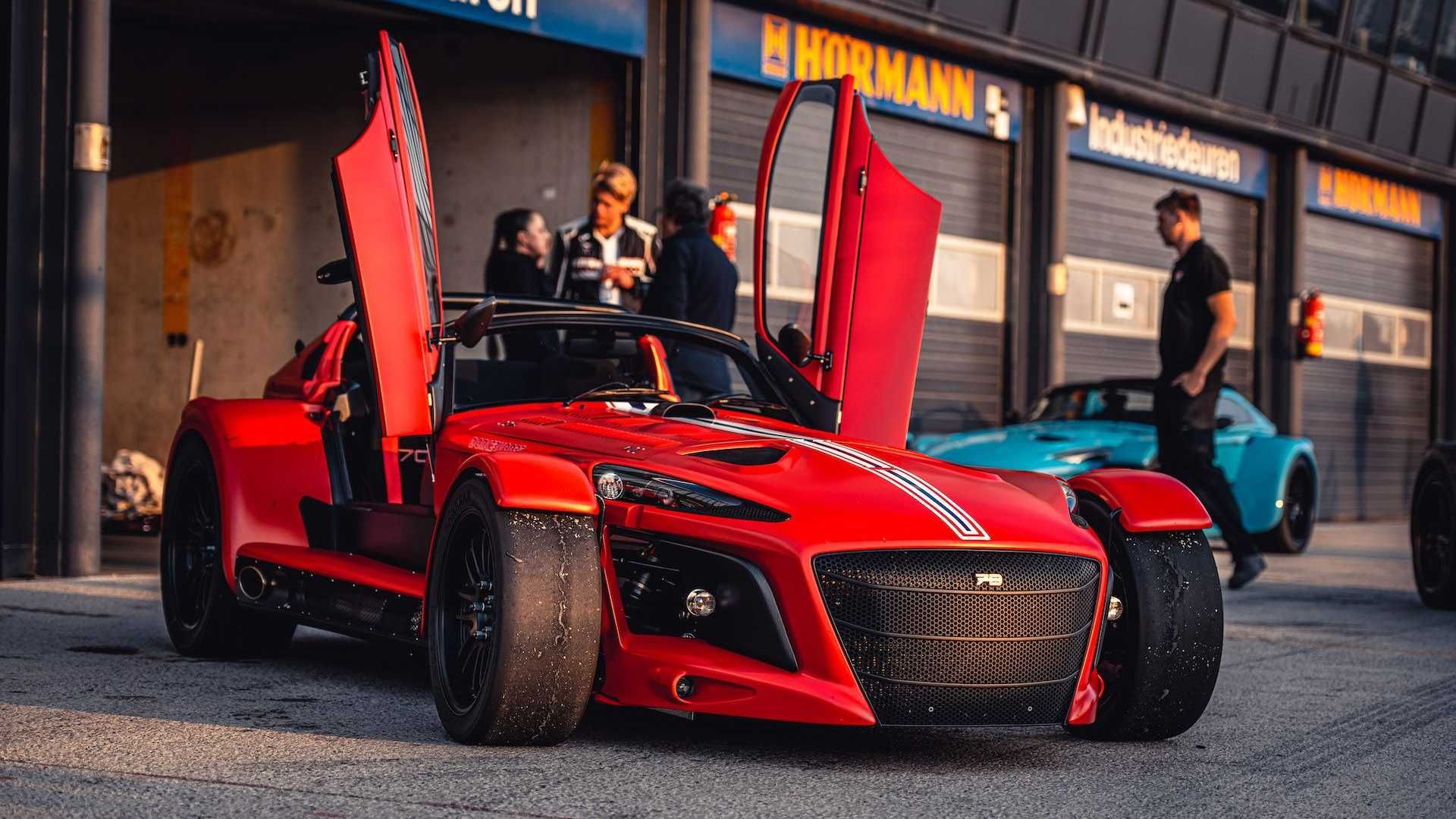 Donkervoort D8  دانکرورت