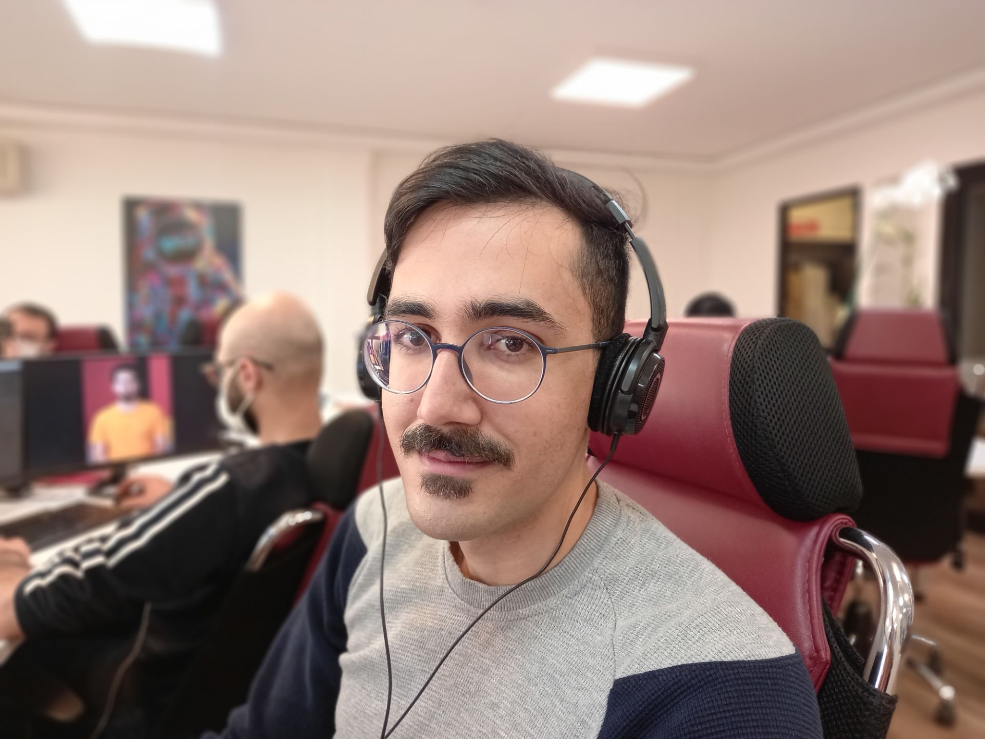 نمونه عکس Live Focus گلکسی A31 در طول روز - کیوان هندی