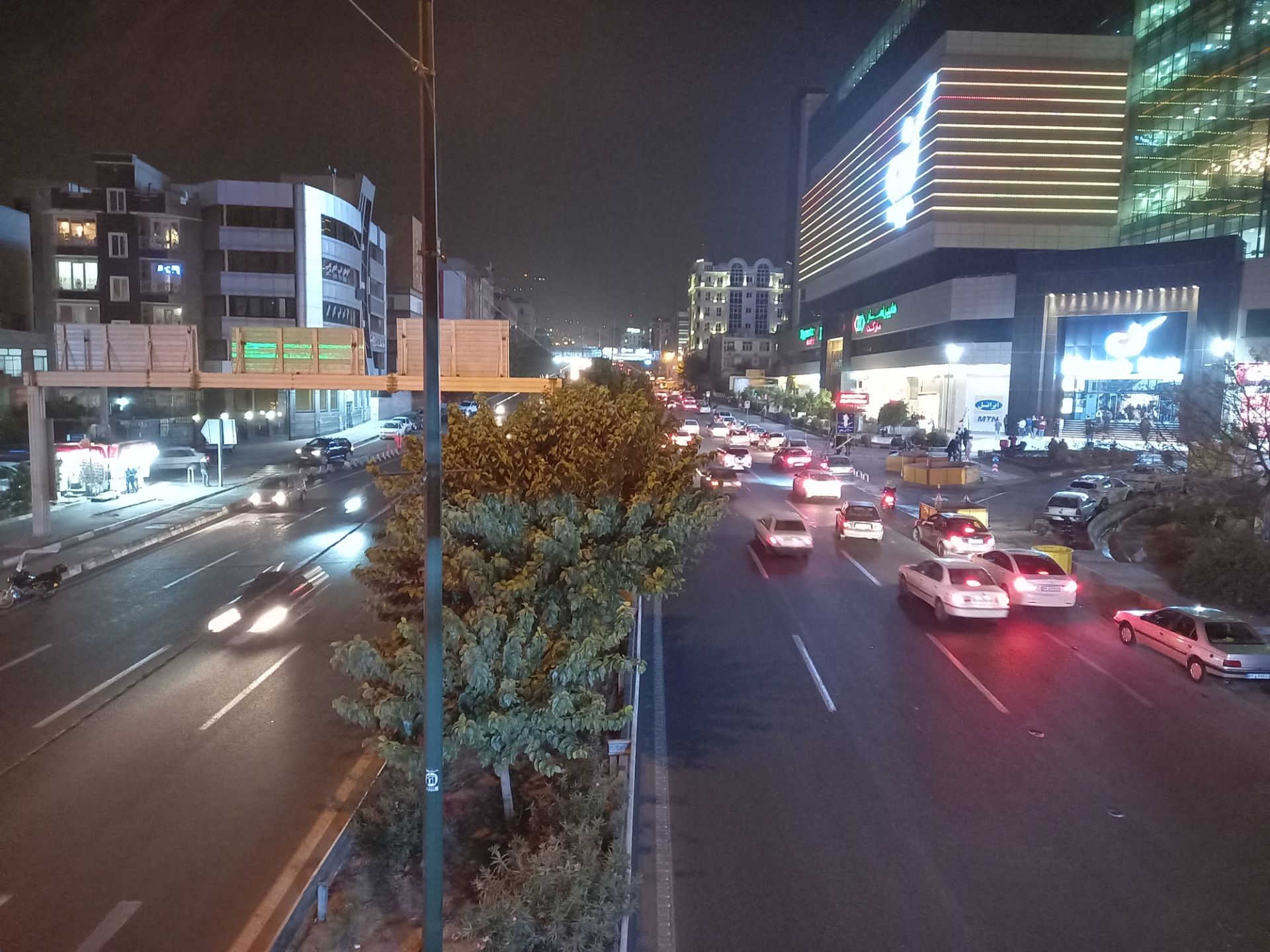 نمونه عکس دوربین واید گلکسی A31 در تاریکی - بزرگراه ستاری