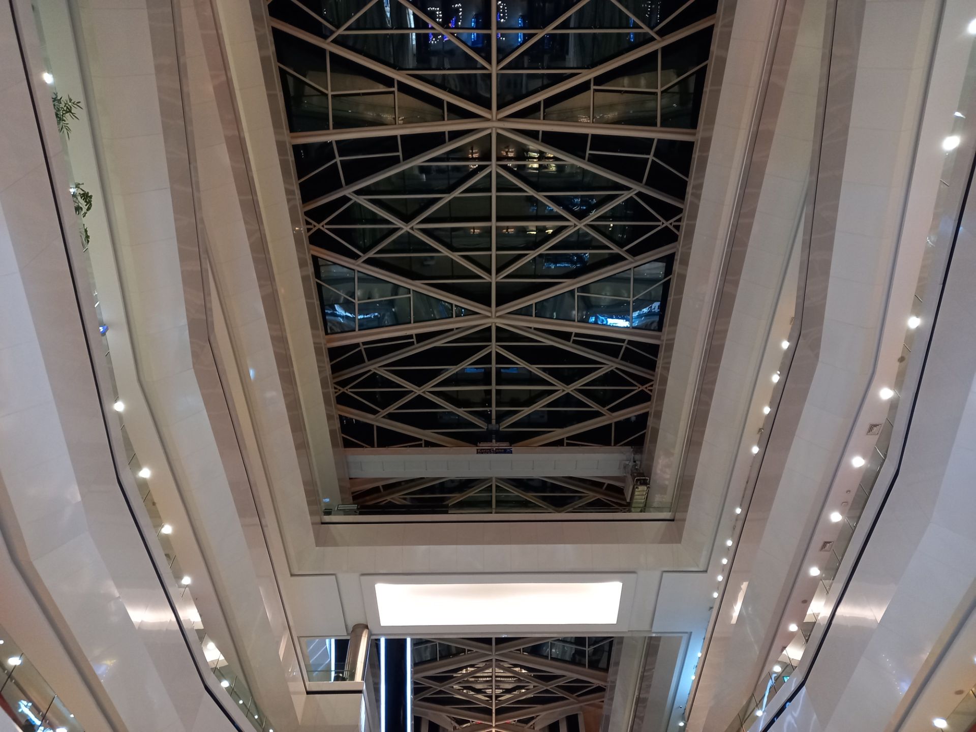 نمونه عکس دوربین واید گلکسی A31 در تاریکی - مجتمع کورش