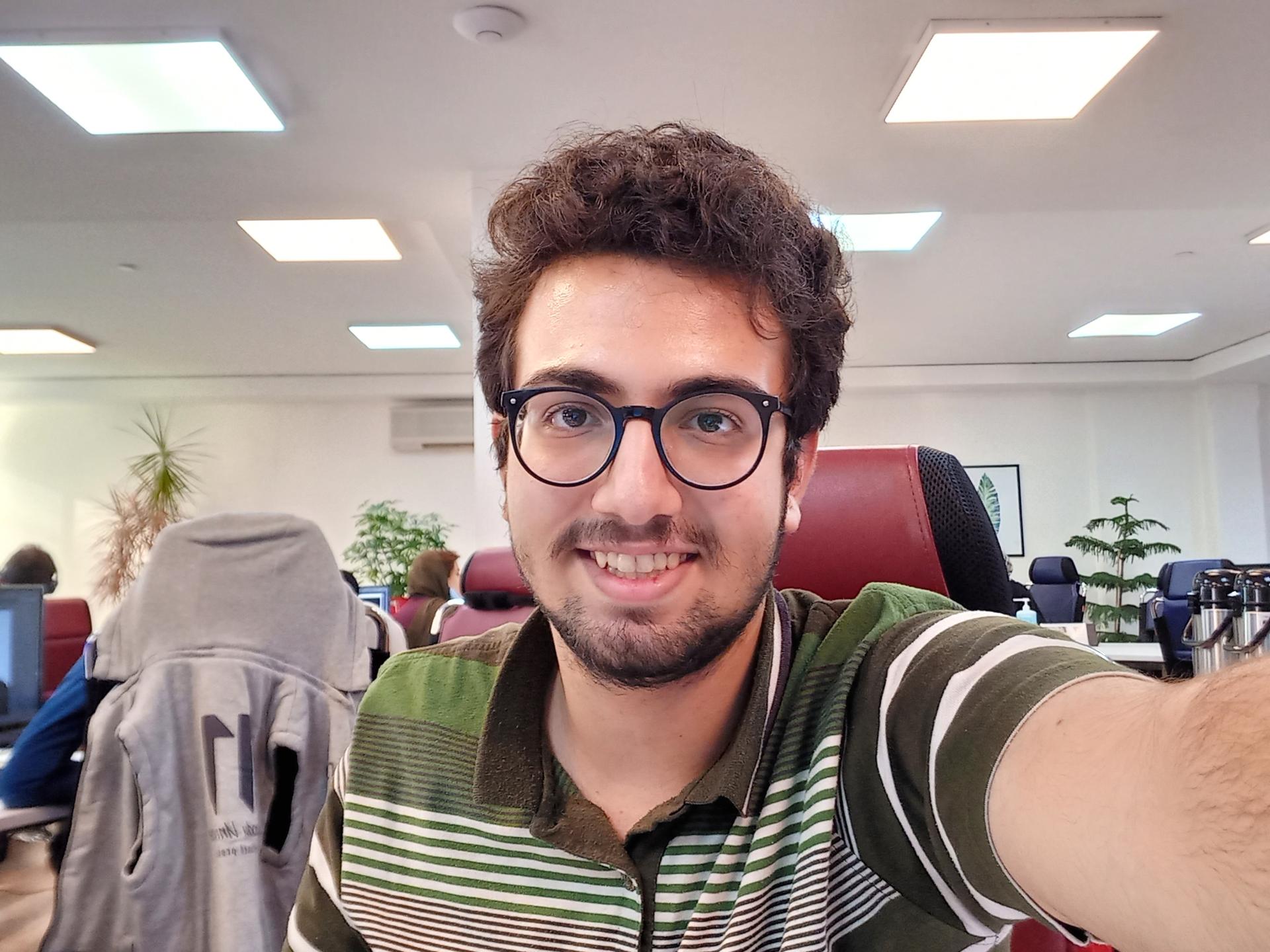 نمونه عکس دوربین سلفی گلکسی A31 در طول روز - محمدامین صدقی