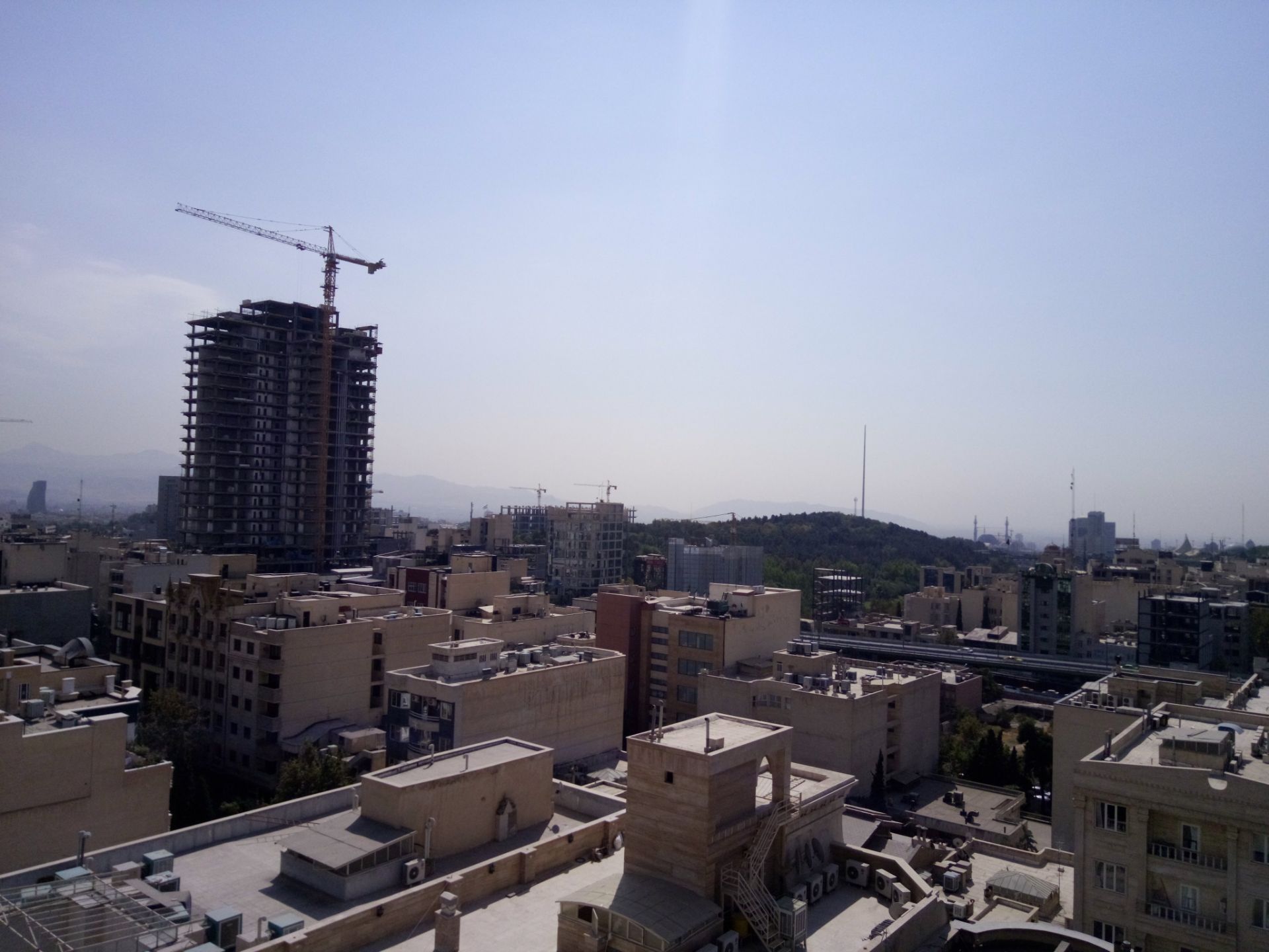 نمونه عکس دوربین اصلی جی پلاس Q10 - منظره تهران 