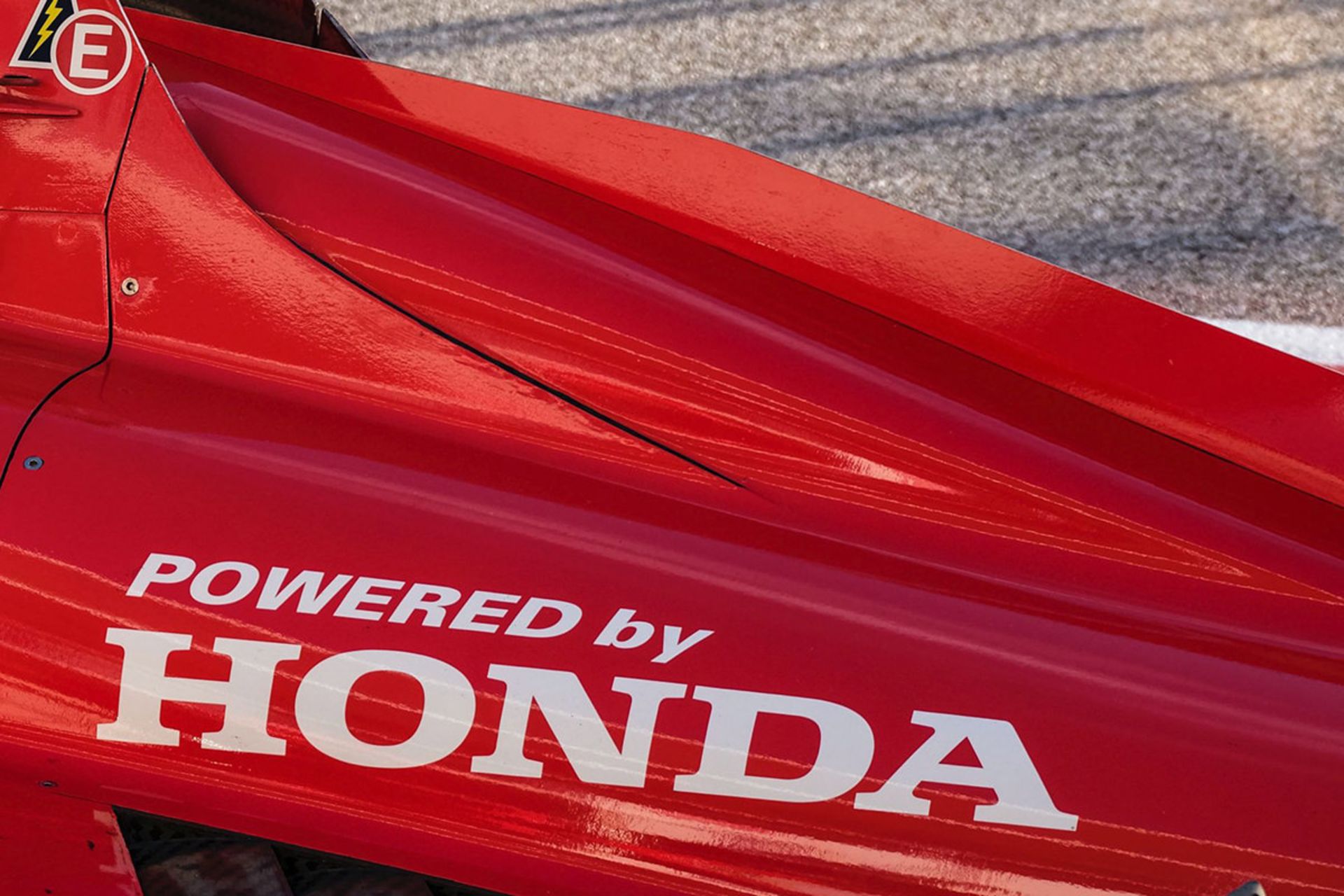 هوندا / Honda روی خودرو مسابقه ایندی کار