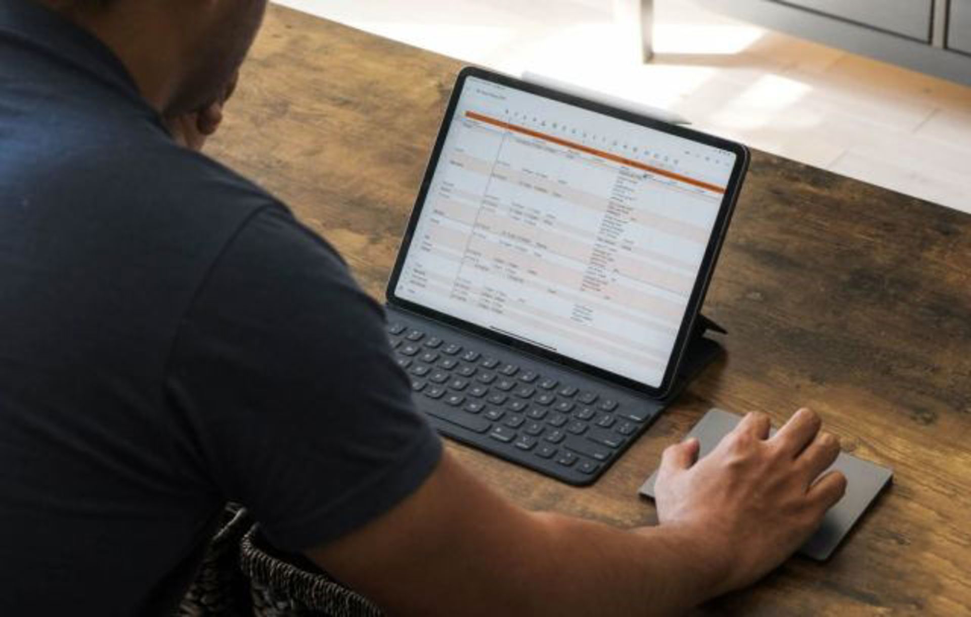 ipad air 2020 در حال استفاده