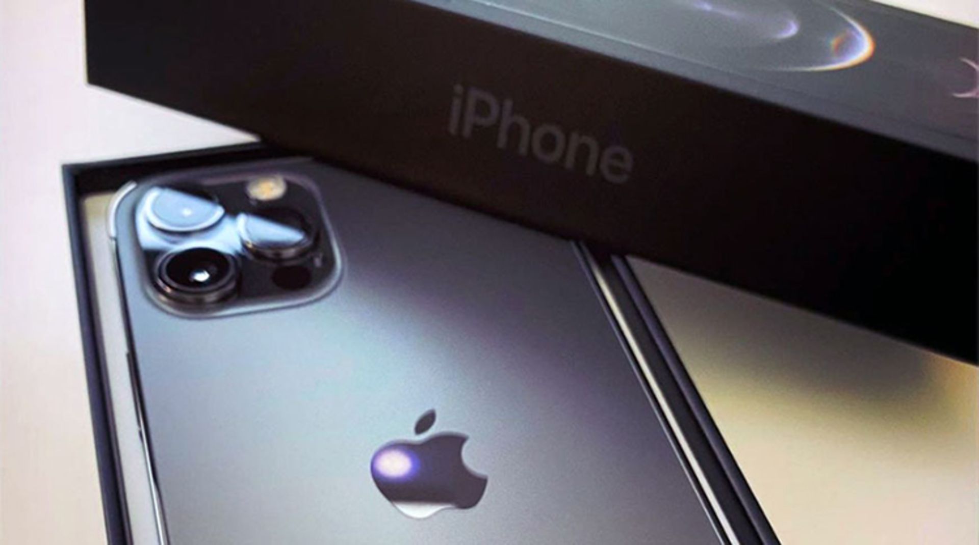 خرید آیفون ۱۲ خاکستری