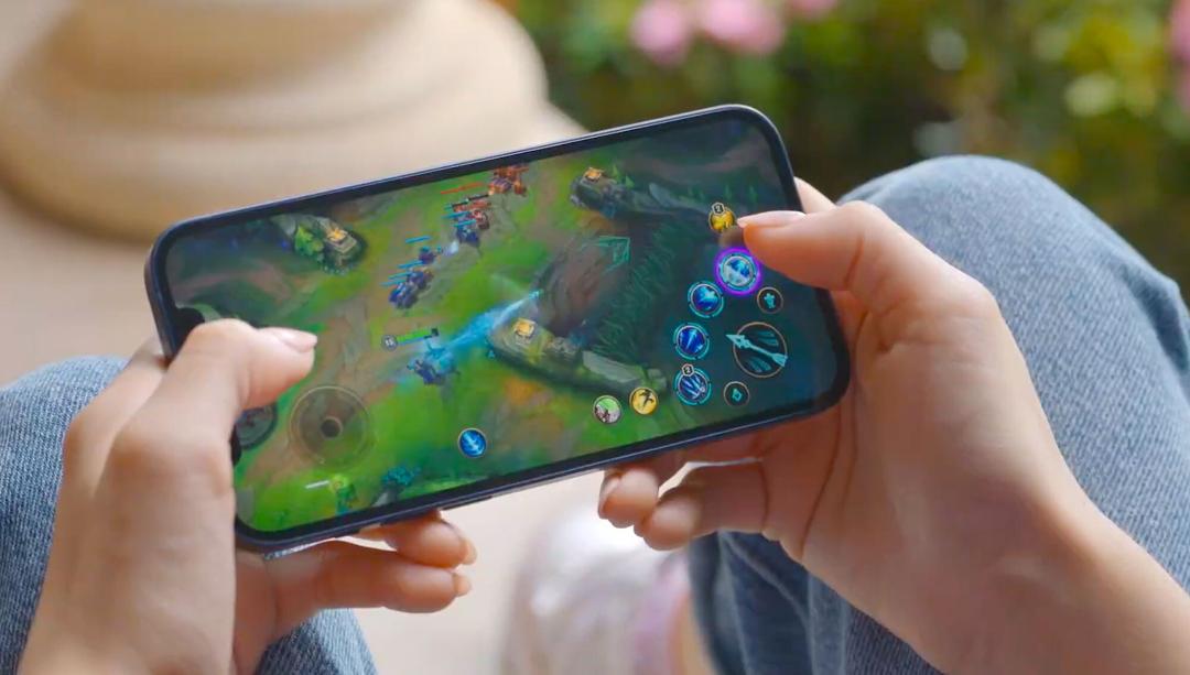 بازی League of Legends روی آیفون ۱۲