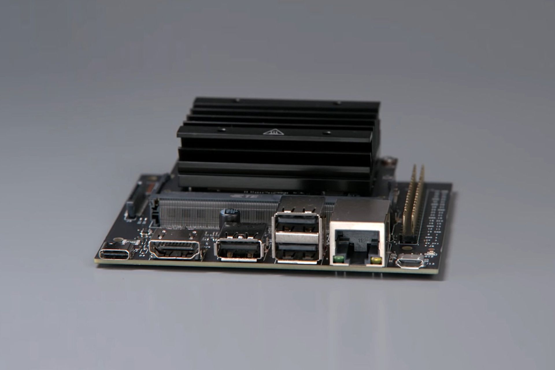 درگاه های جتسون نانو / Jetson Nano انویدیا از نمای نزدیک