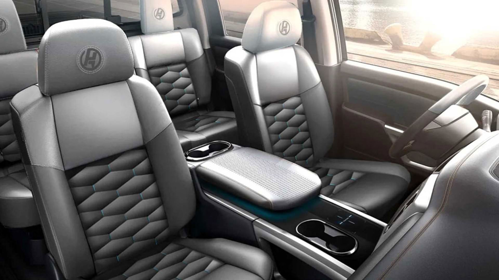 نمای داخل کابین وانت برقی / Electric Pickup Truck هرکول آلفا / Hercules Alpha 