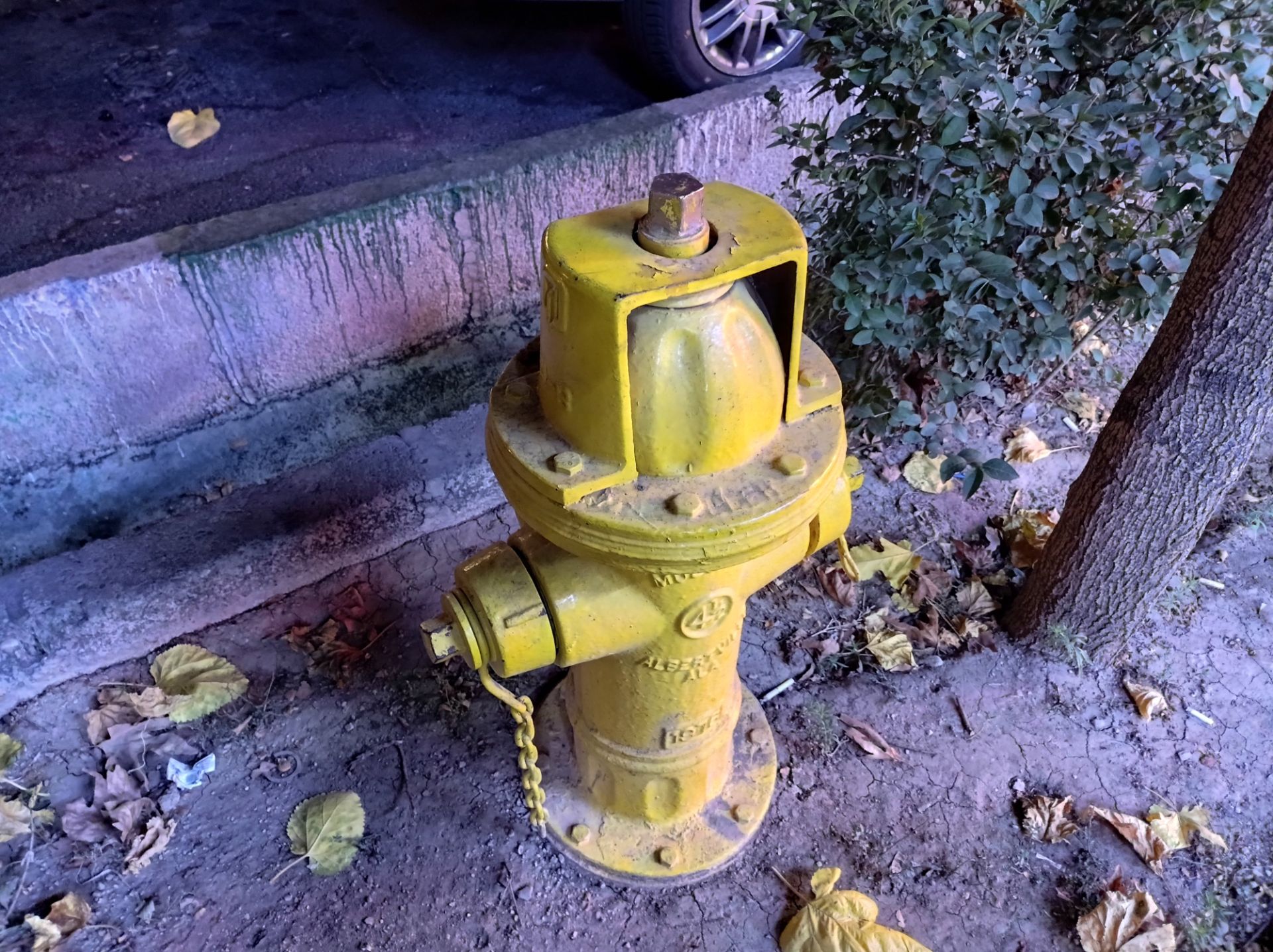 نمونه عکس 1x ردمی نوت ۹ در تاریکی - فلکه آتشنشانی خیابان جردن