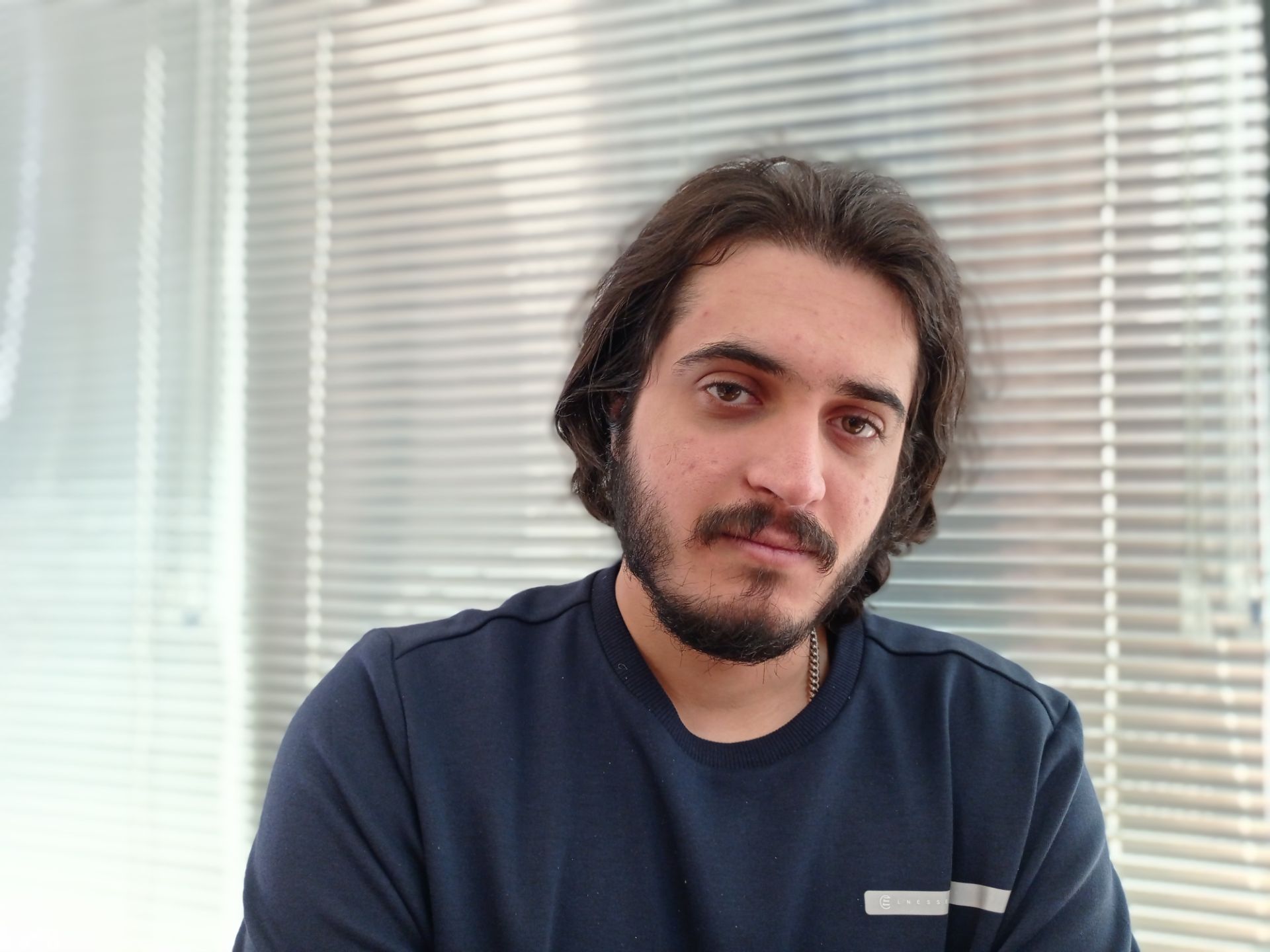 نمونه عکس پرتره ردمی نوت ۹ - امیرعلی ندائی