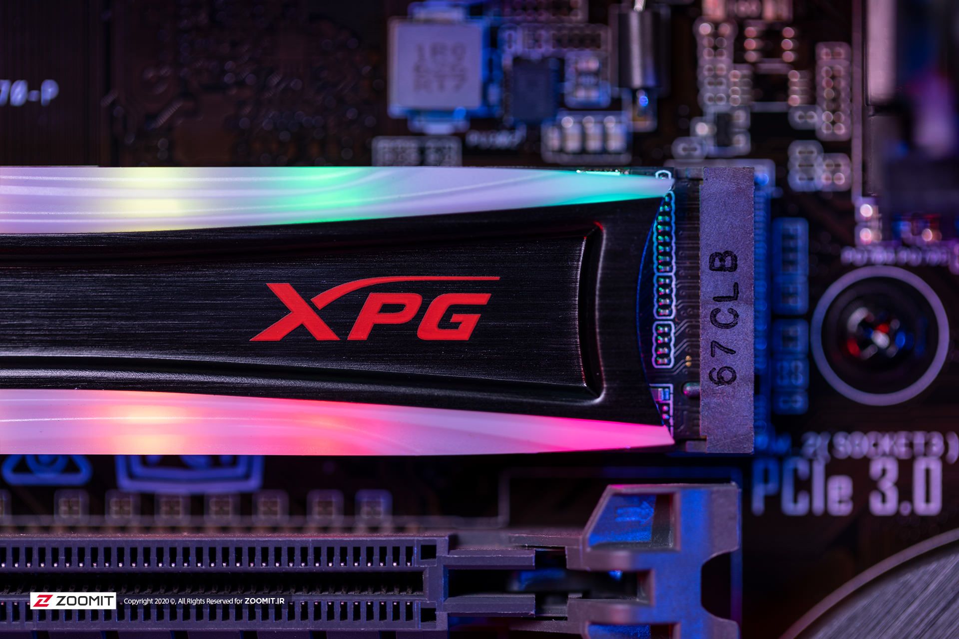 مرجع متخصصين ايران لوگو XPG روي حافظه اس اس دي S40G به همراه RGB