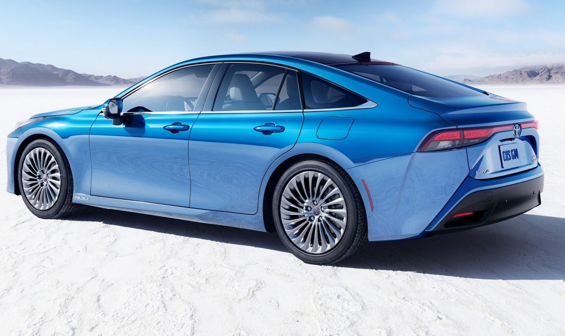 Toyota Mirai تویوتا میرای / نمای پشت