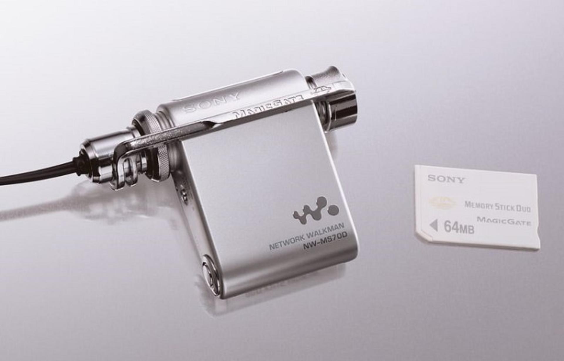 2003 - Sony Walkman NW-MS70D