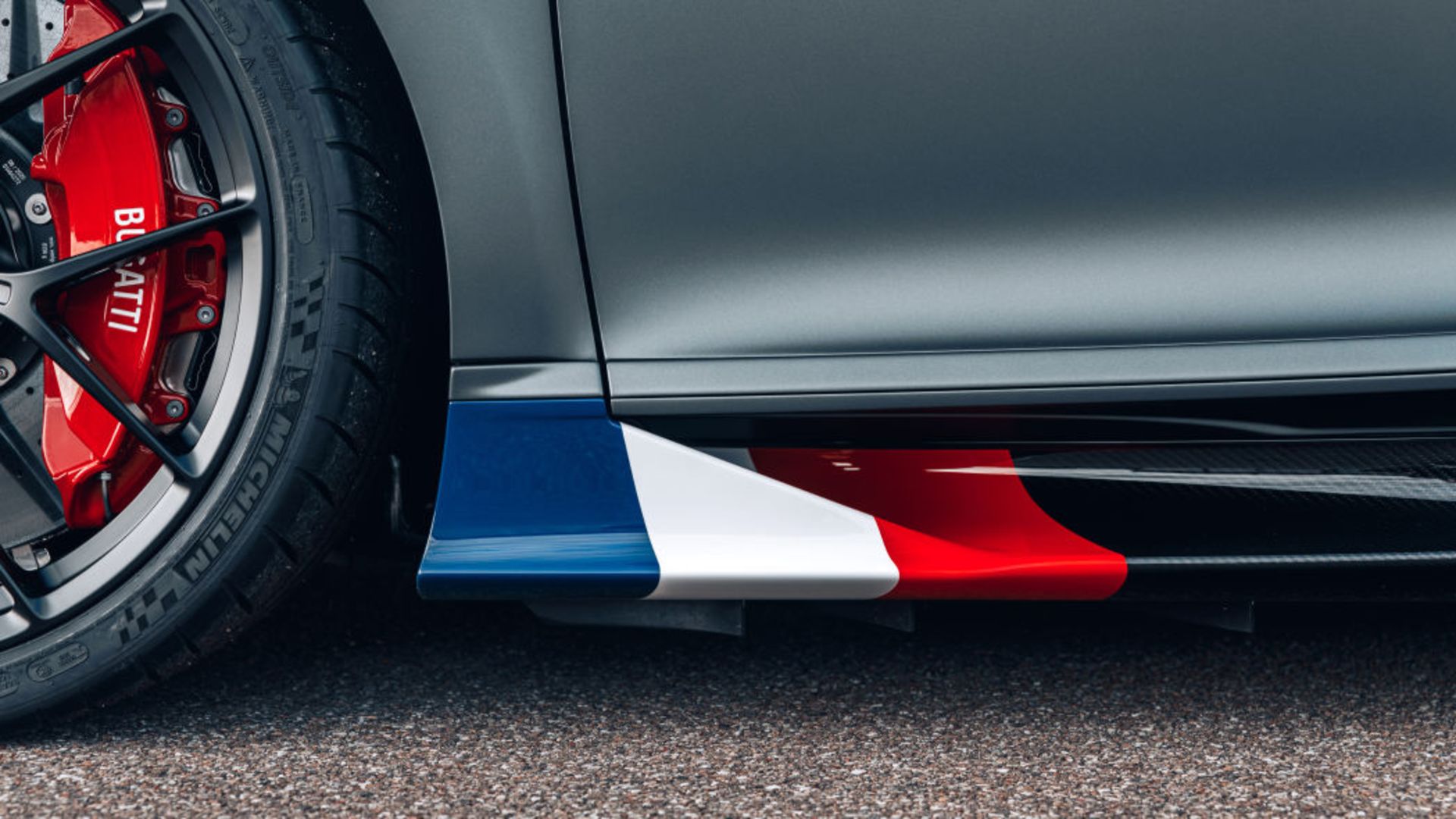 Bugatti Chiron Sport Les Legendes du Ciel  بوگاتی شیرون افسانه بهشت