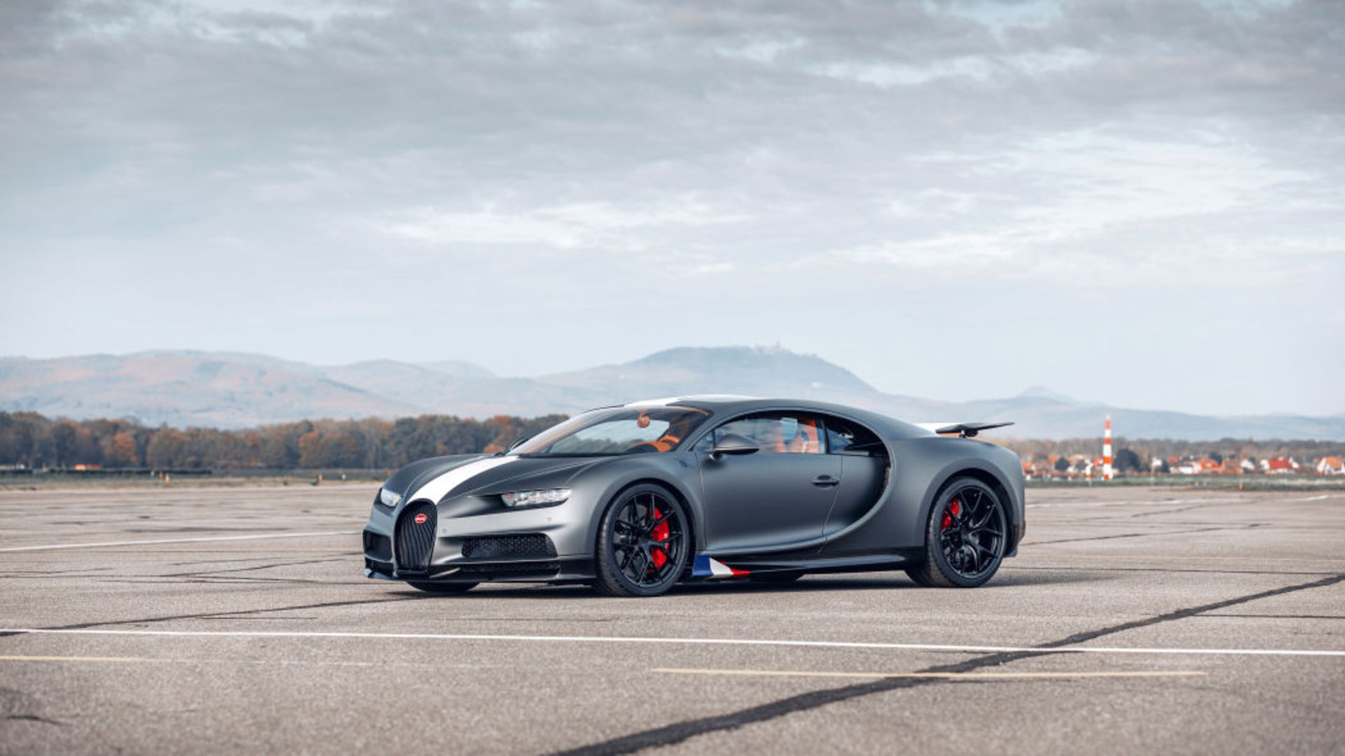 Bugatti Chiron Sport Les Legendes du Ciel  بوگاتی شیرون افسانه بهشت