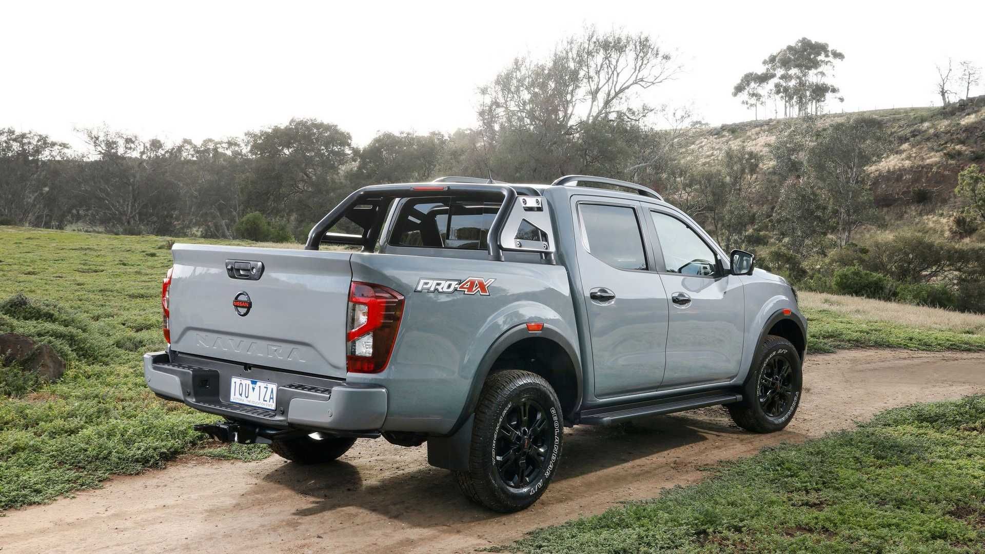 نیسان ناوارا 2021  Nissan navara  نمای پشت