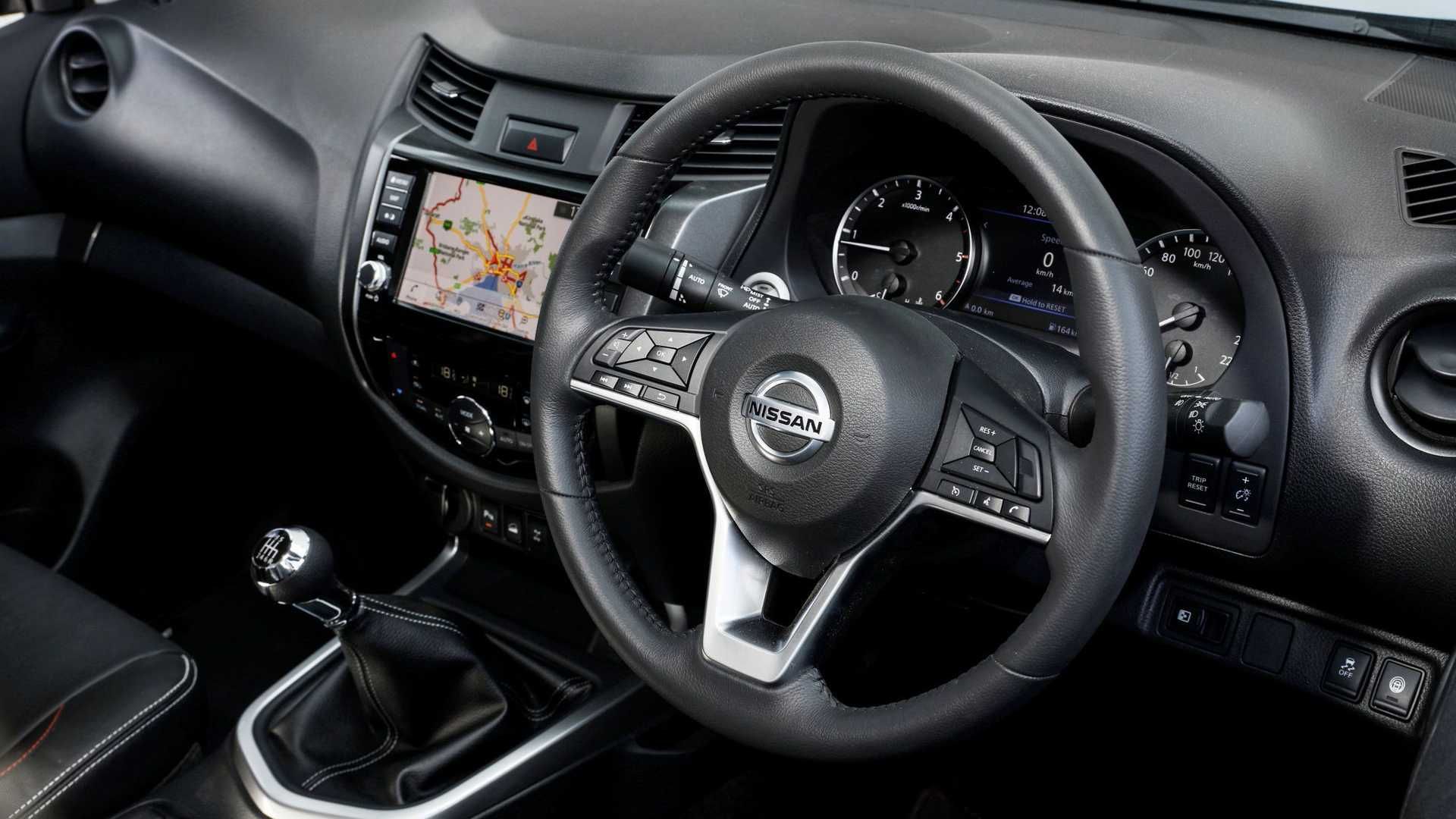 نیسان ناوارا 2021  Nissan navara  نمای کابین