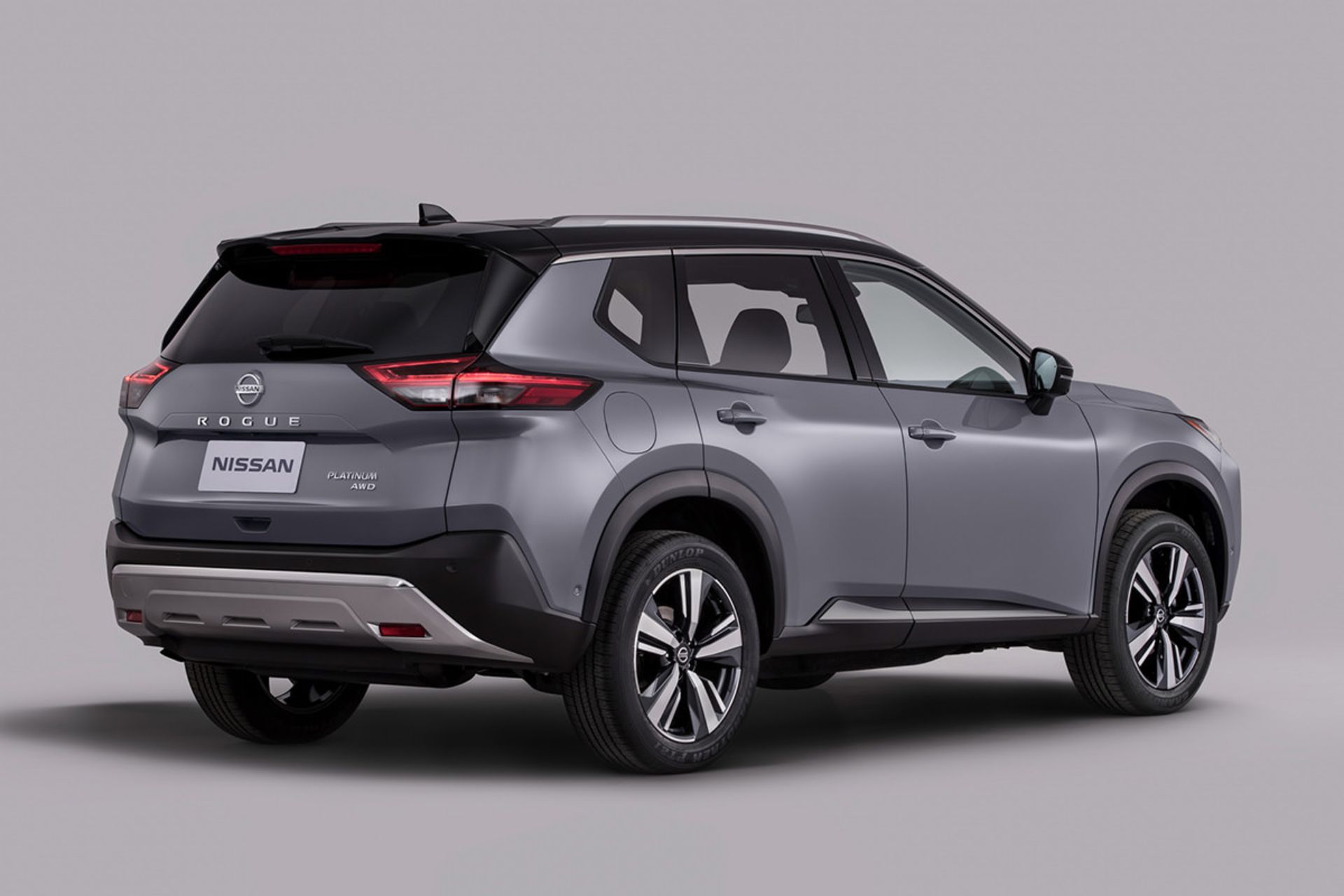 نمای عقب کراس اور نیسان روگ / ایکس تریل / 2021 Nissan Rogue خاکستری رنگ