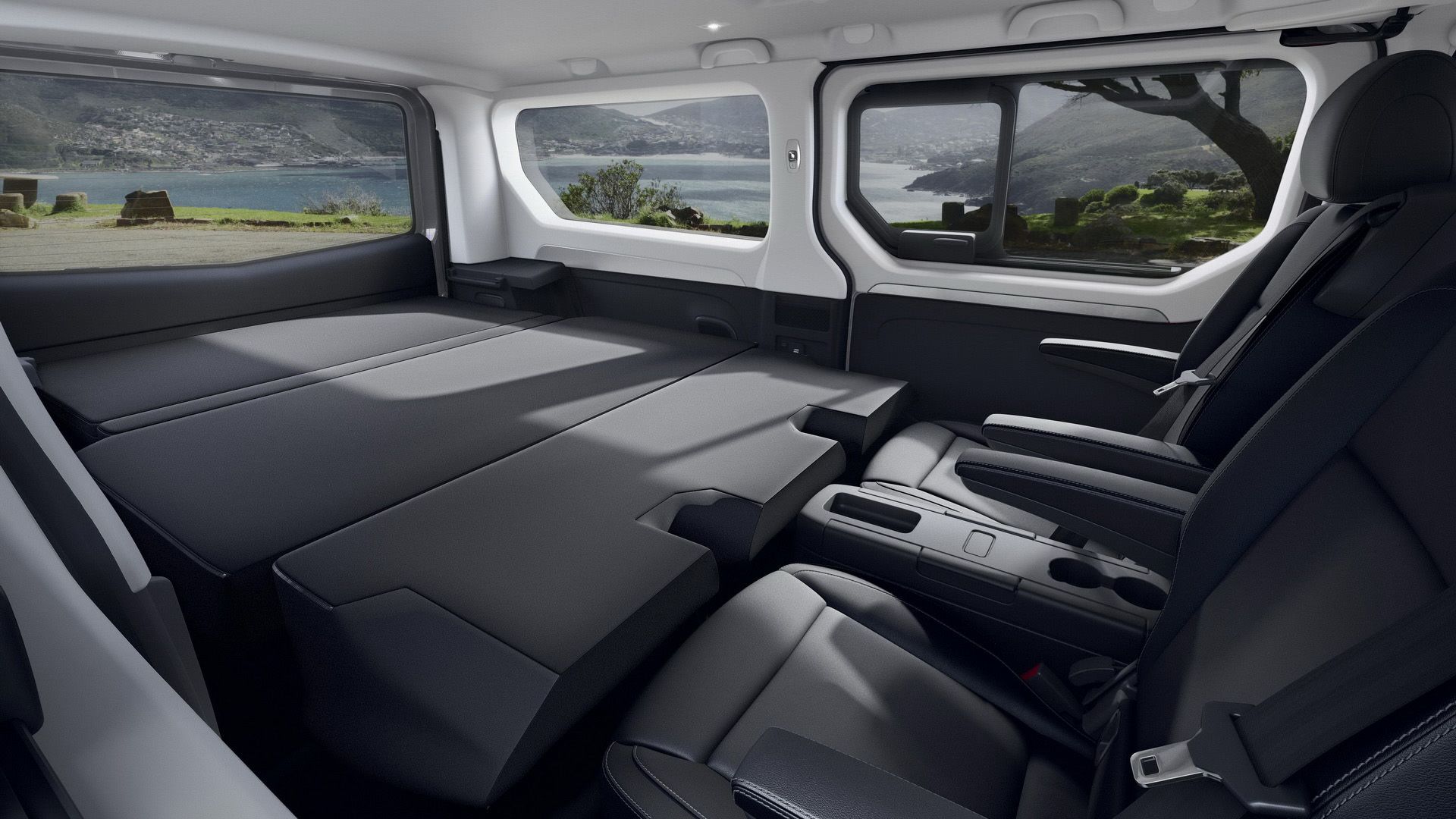 نمای بخش عقب ون رنو ترافیک / renault trafic 
