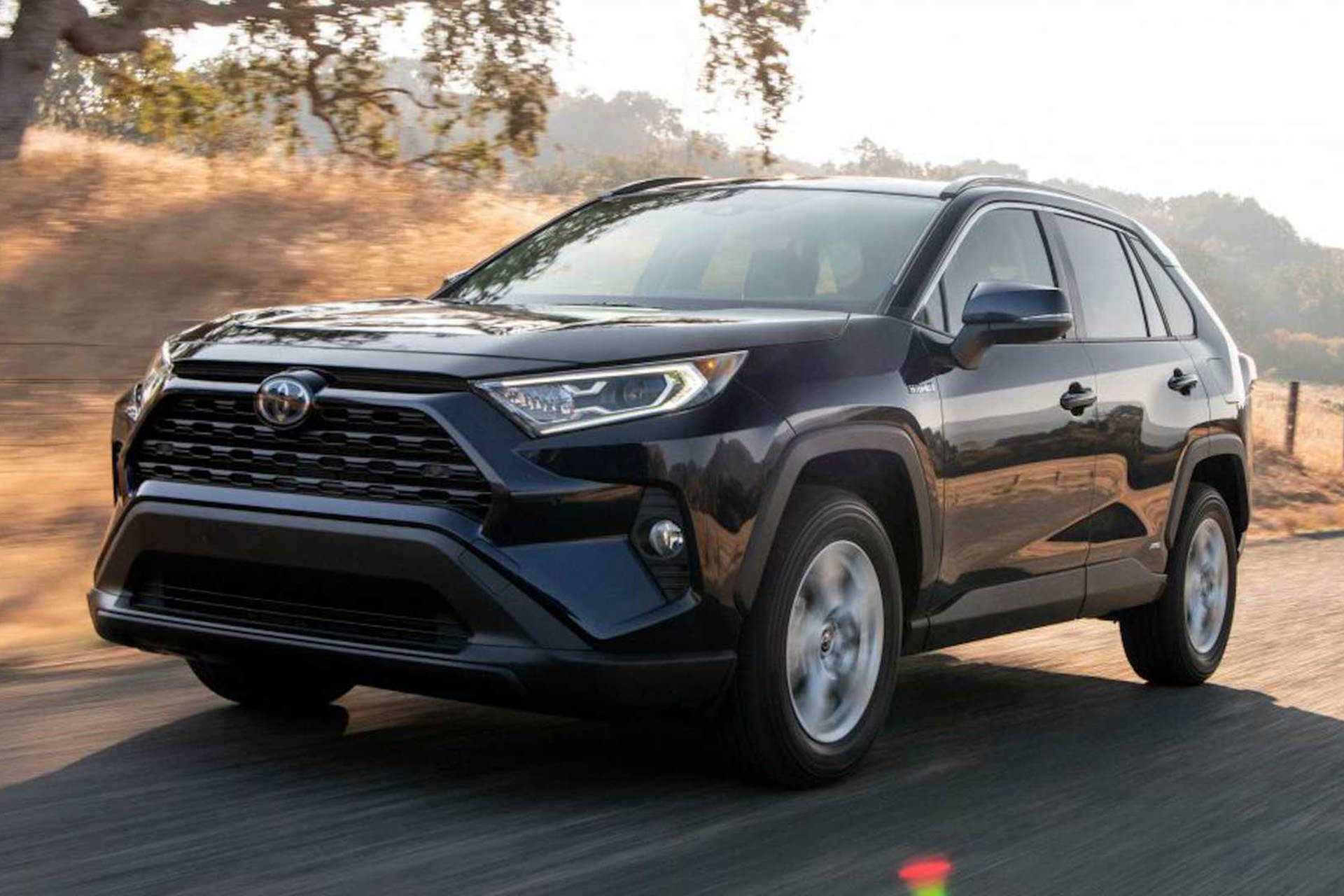 نمای جلو شاسی بلند تویوتا راو4 / Toyota RAV4