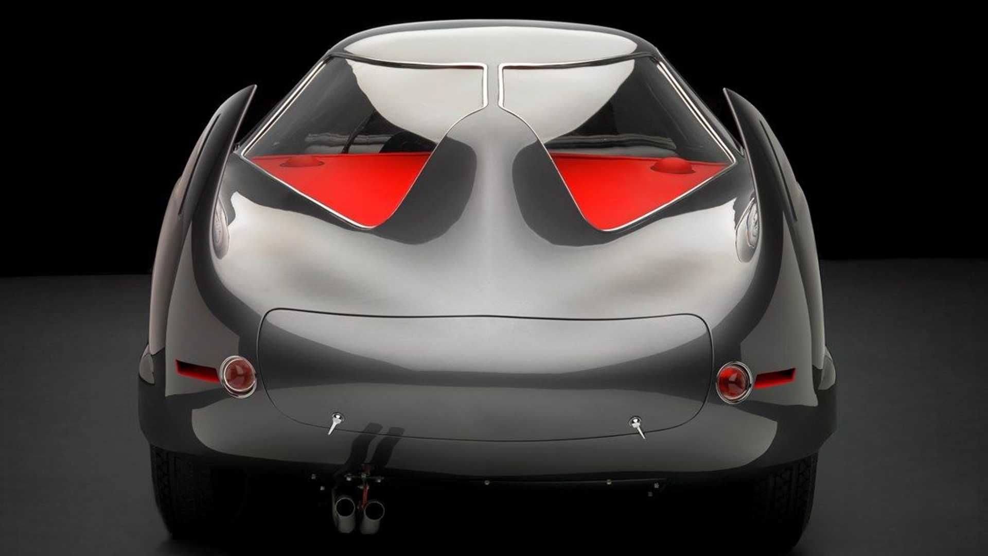 نمای عقب خودروی مفهومی آلفا رومئو / Alfa Romeo B.A.T. Concept Car با رنگ خاکستری