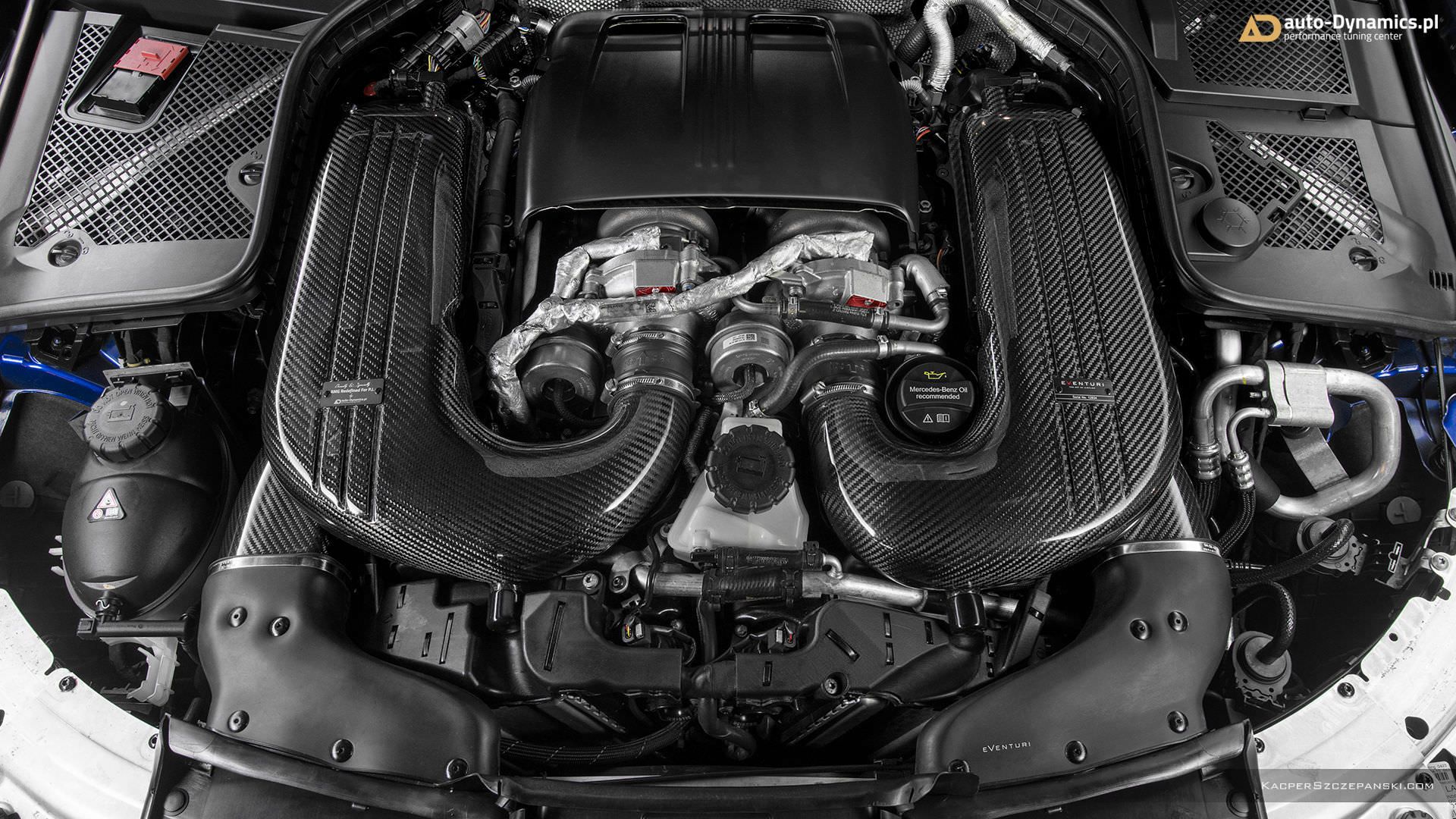 پیشرانه خودرو مرسدس بنز / Mercedes-AMG C63 S آبی رنگ با تیونینگ اتوداینامیکس