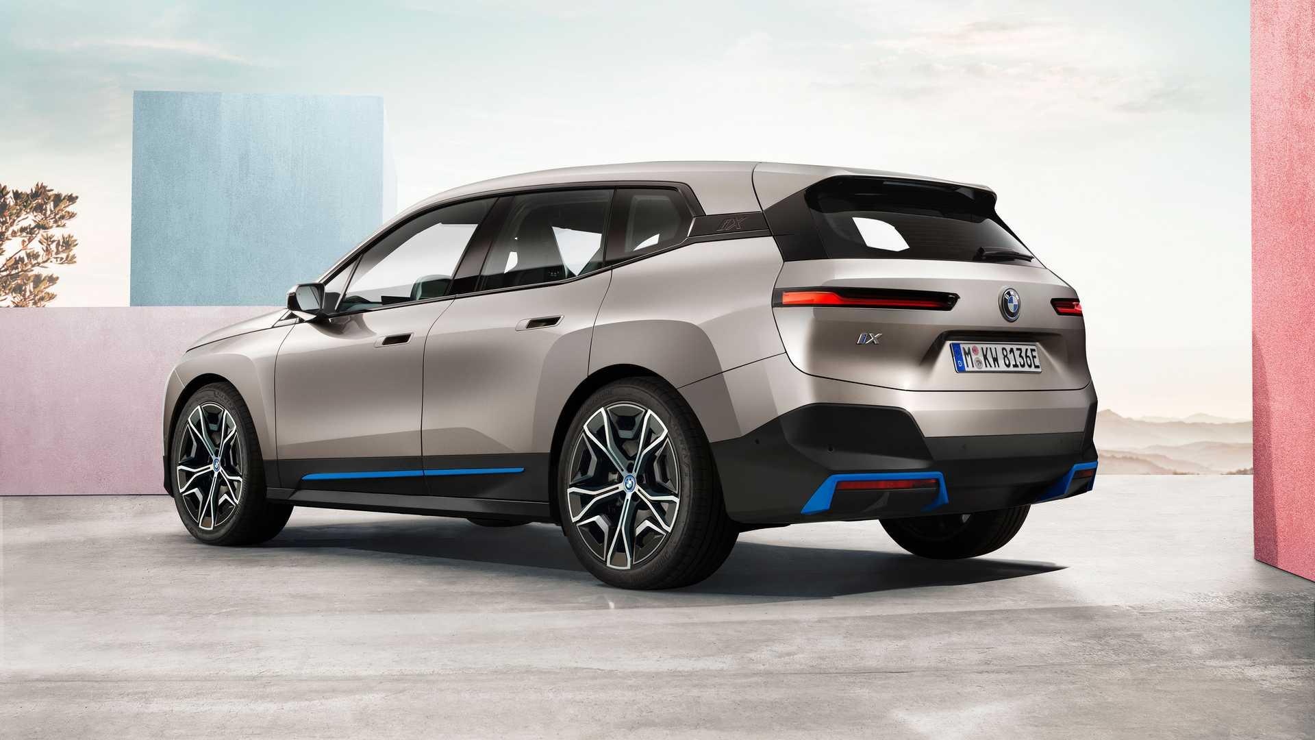 BMW iX شاسی بلند برقی بی ام و آی ایکس