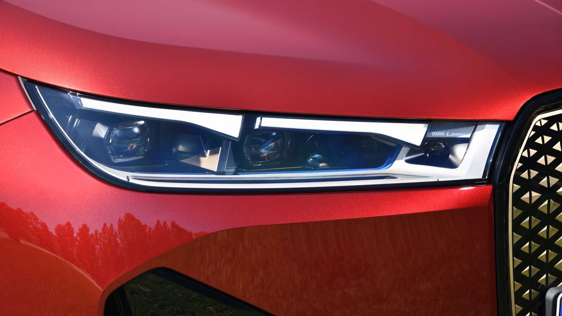 BMW iX شاسی بلند برقی بی ام و آی ایکس